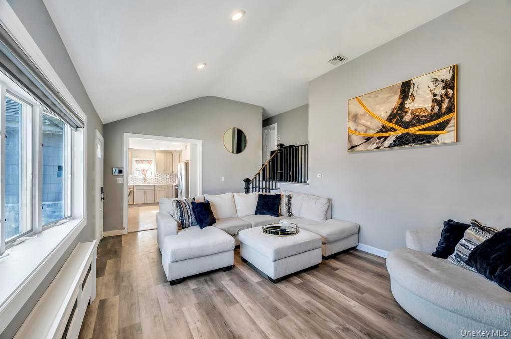 #13 photo, 221 Cedar Court, সাফোক কাউন্টি Copiague , NY 11726