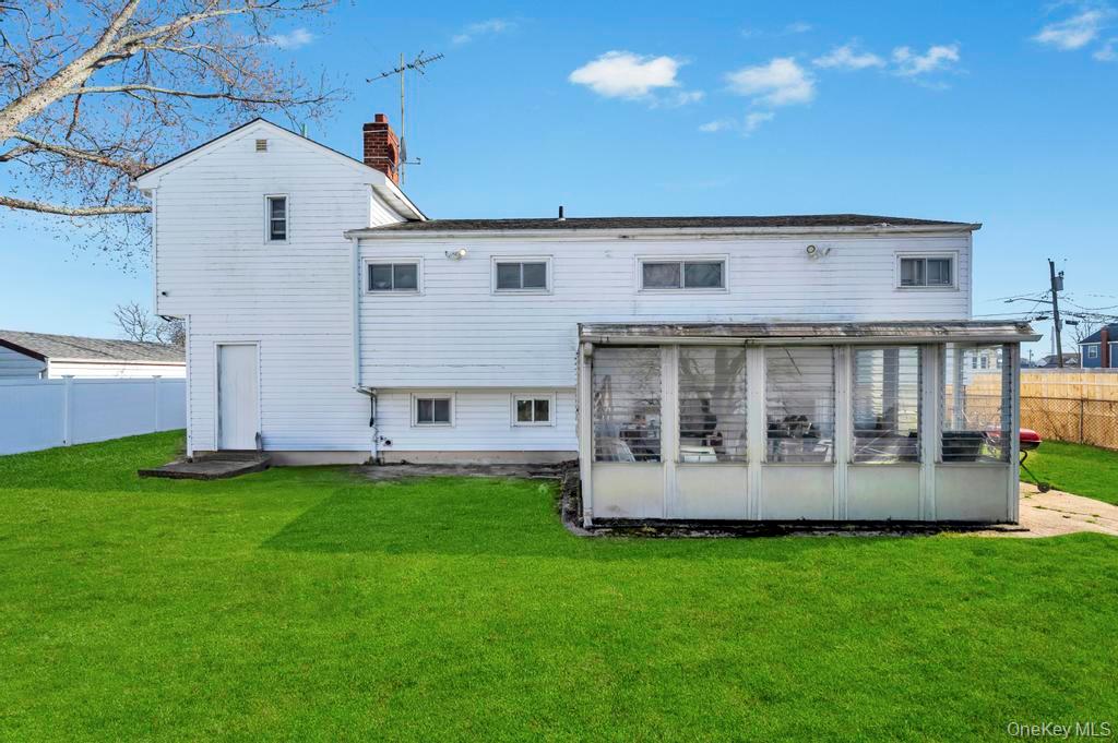 #7 photo, 221 Cedar Court, সাফোক কাউন্টি Copiague , NY 11726