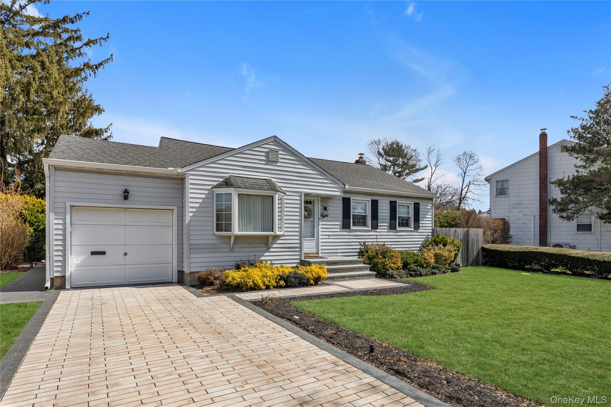 #16 photo, 8 E Gate, নাসাউ কাউন্টি Plainview , NY 11803