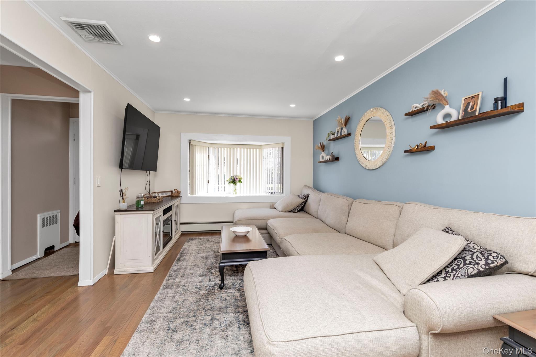 #2 photo, 8 E Gate, নাসাউ কাউন্টি Plainview , NY 11803