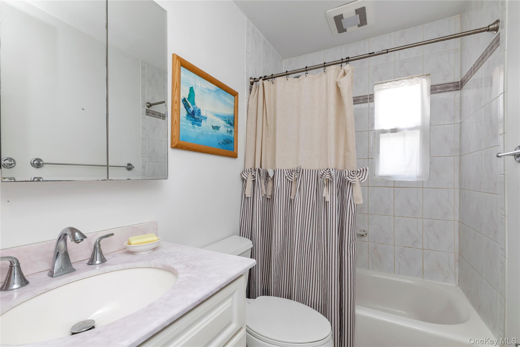 #7 photo, 8 E Gate, নাসাউ কাউন্টি Plainview , NY 11803