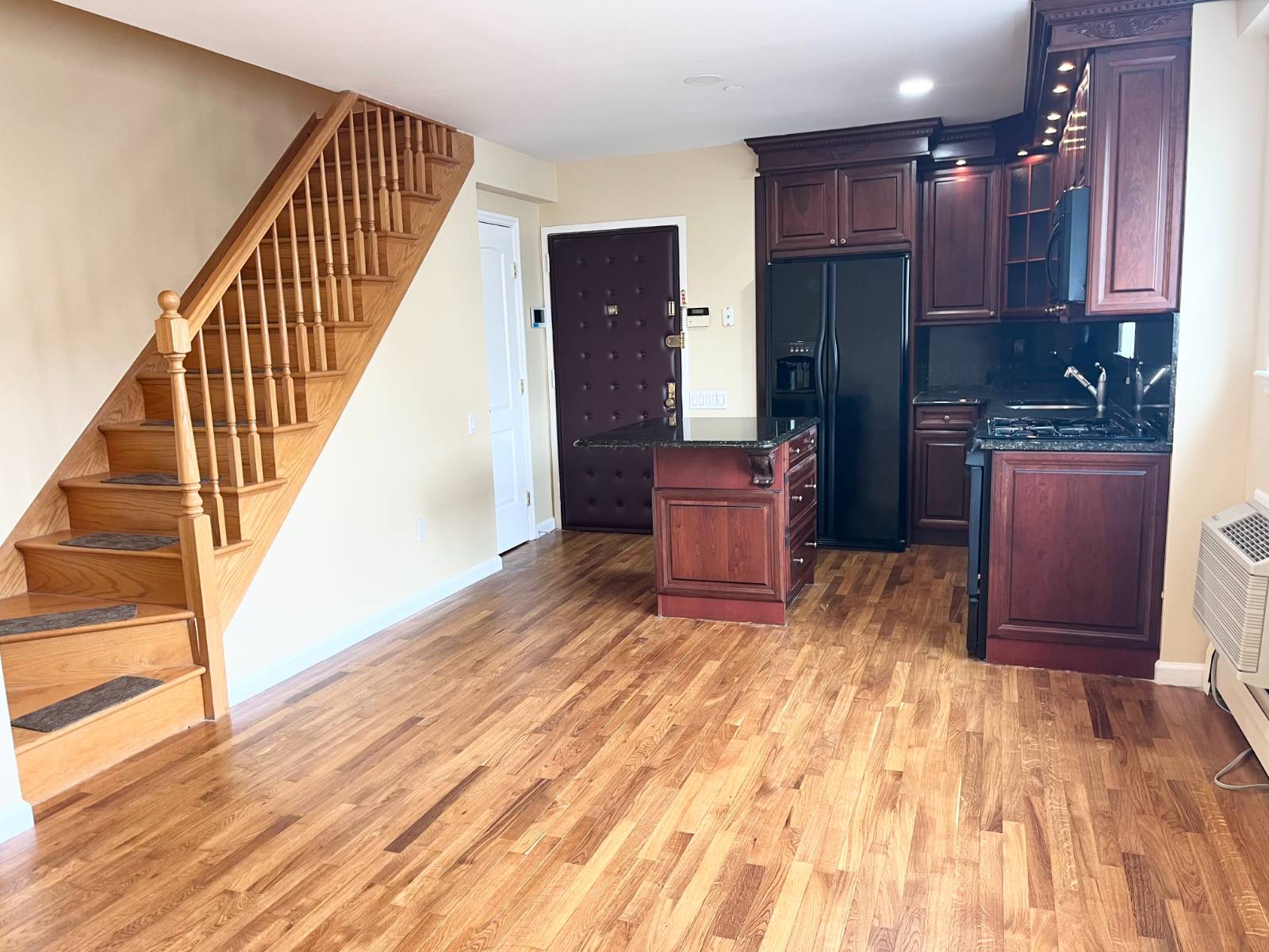 #1 photo, 2943 BRIGHTON 4 STREET, ব্রুকলিন Brighton Beach , NY 11235