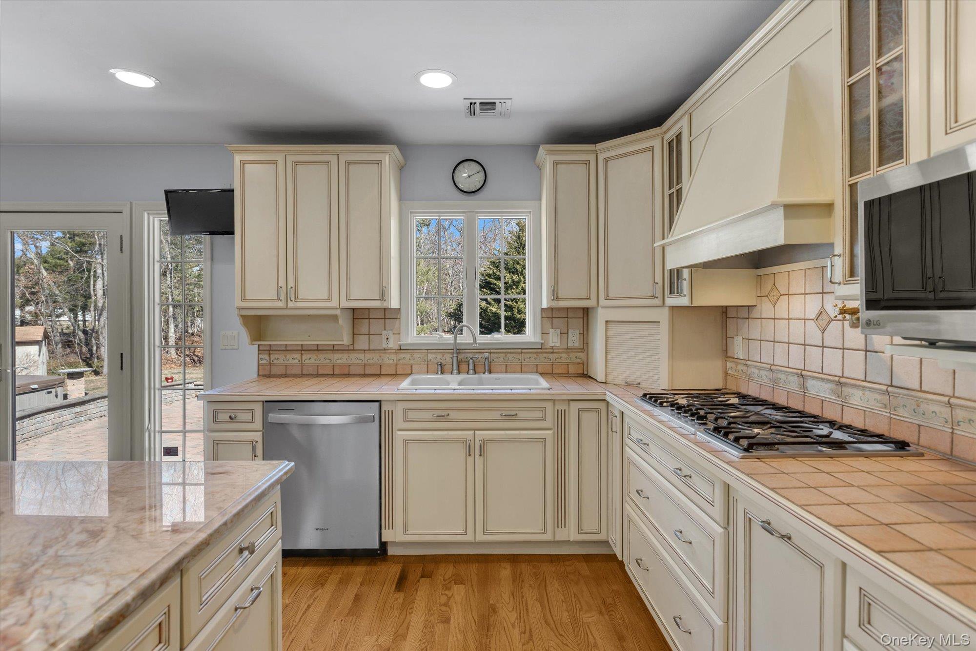 #14 photo, 3 Melrose Court, Dix Hills , NY 11746