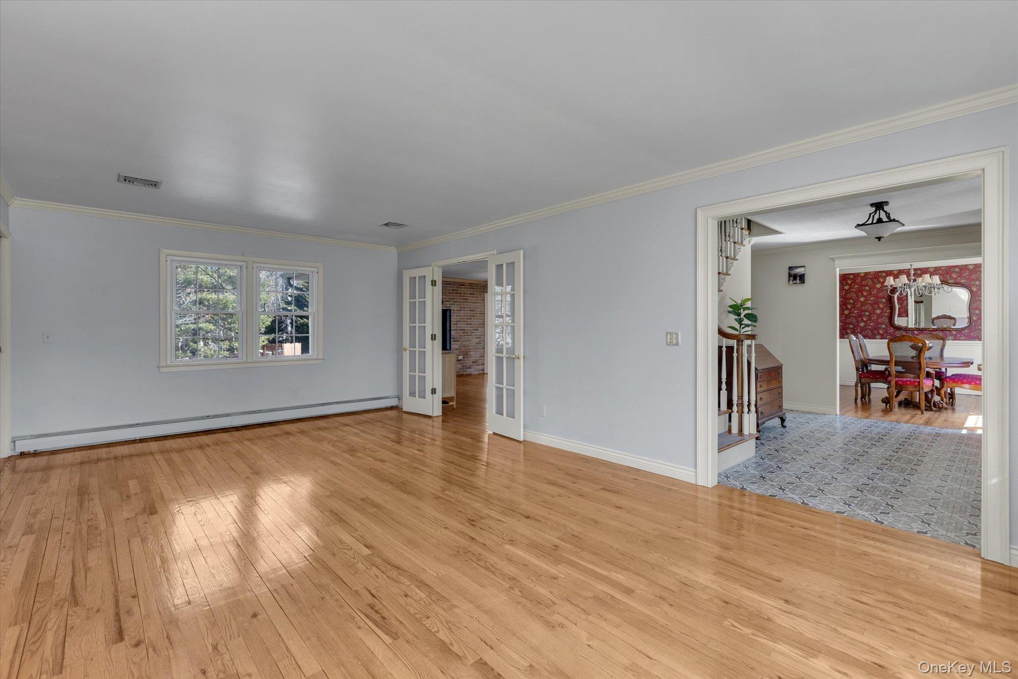 #7 photo, 3 Melrose Court, Dix Hills , NY 11746