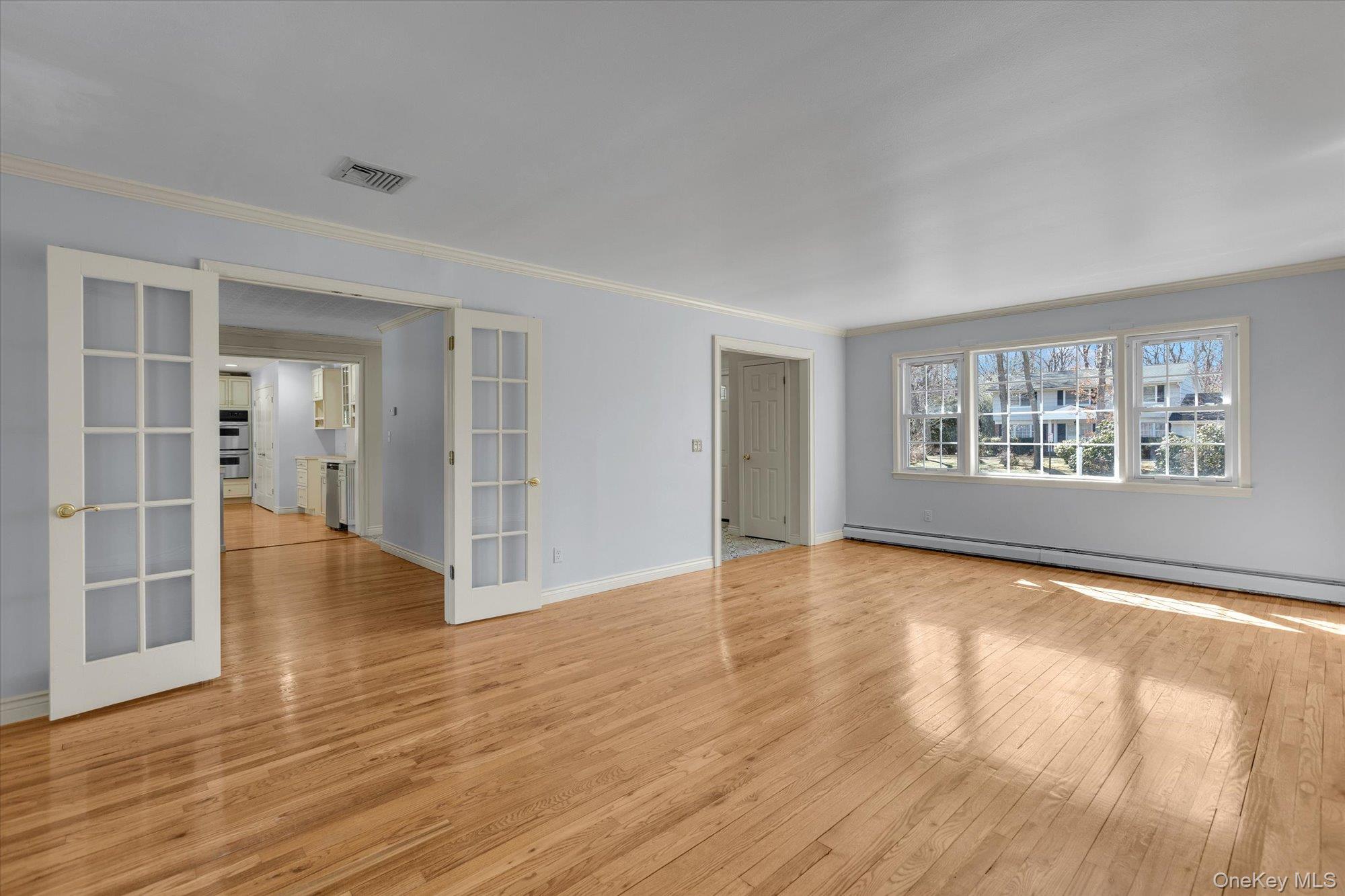 #8 photo, 3 Melrose Court, Dix Hills , NY 11746