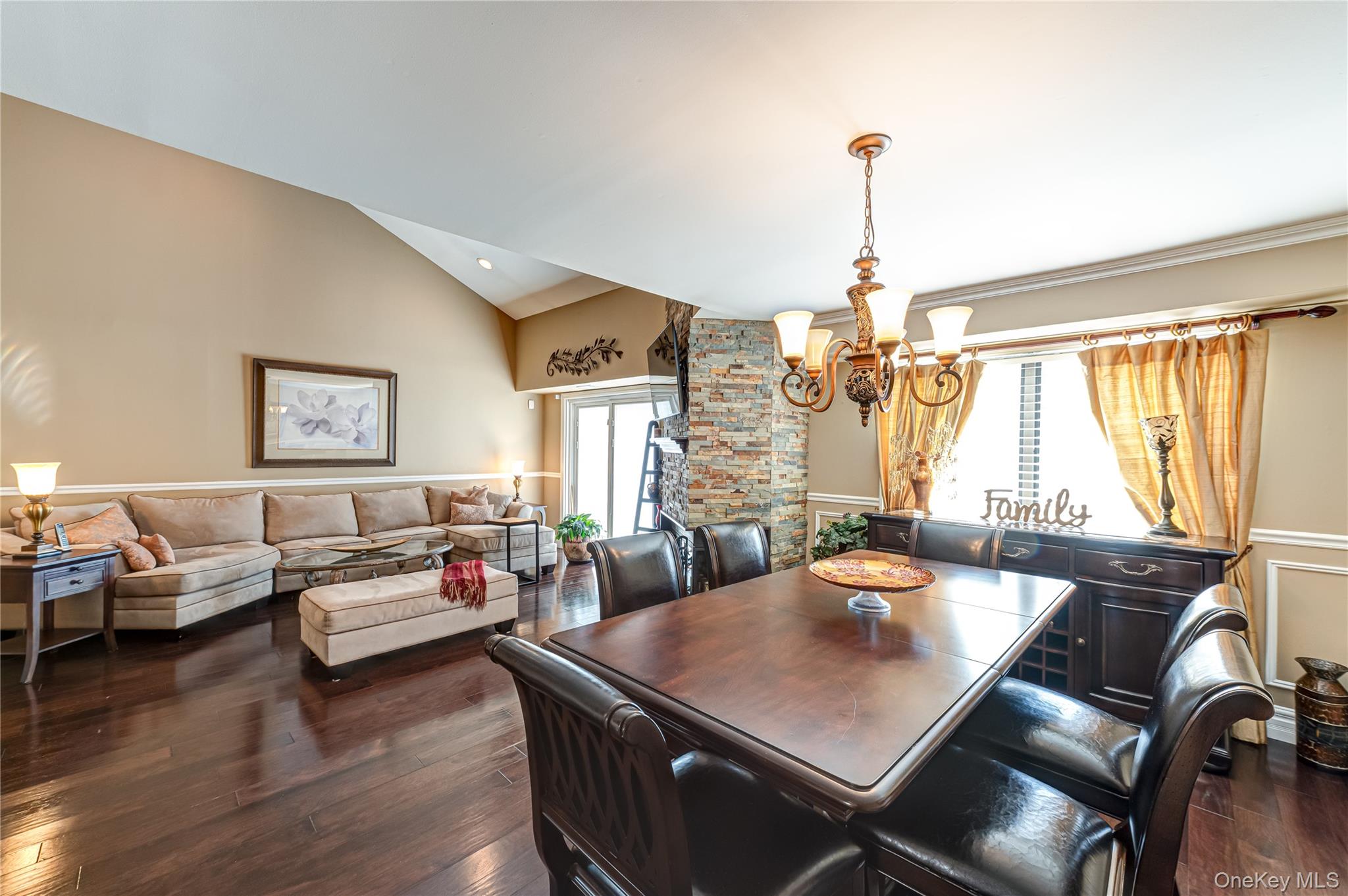 #13 photo, 240 Pond View Lane, Smithtown , NY 11787