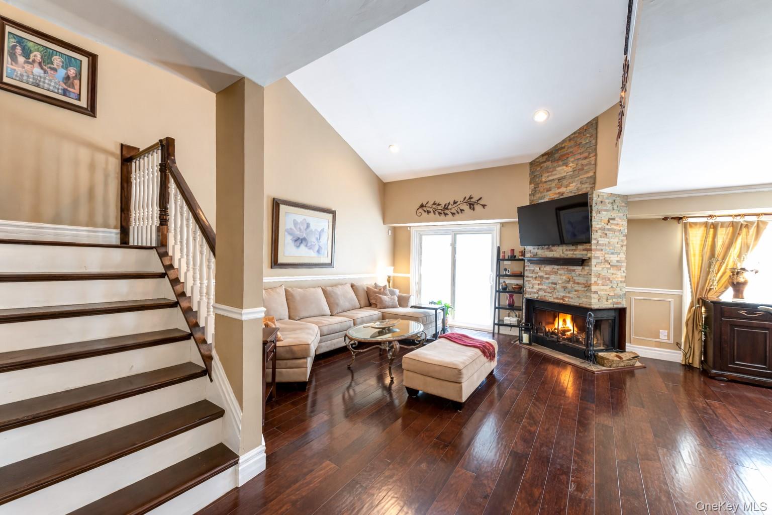 #16 photo, 240 Pond View Lane, Smithtown , NY 11787