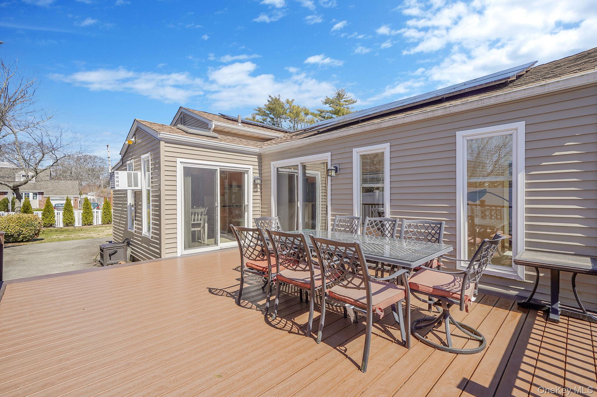 #12 photo, 18 Wendorf Court, सफ़ोक काउंटी North Babylon , NY 11703