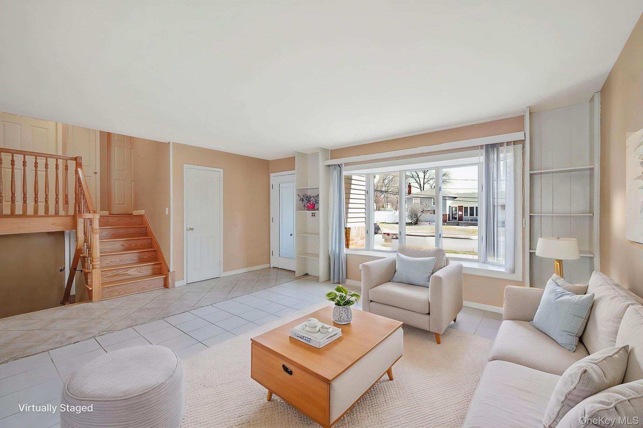 #15 photo, 18 Wendorf Court, सफ़ोक काउंटी North Babylon , NY 11703