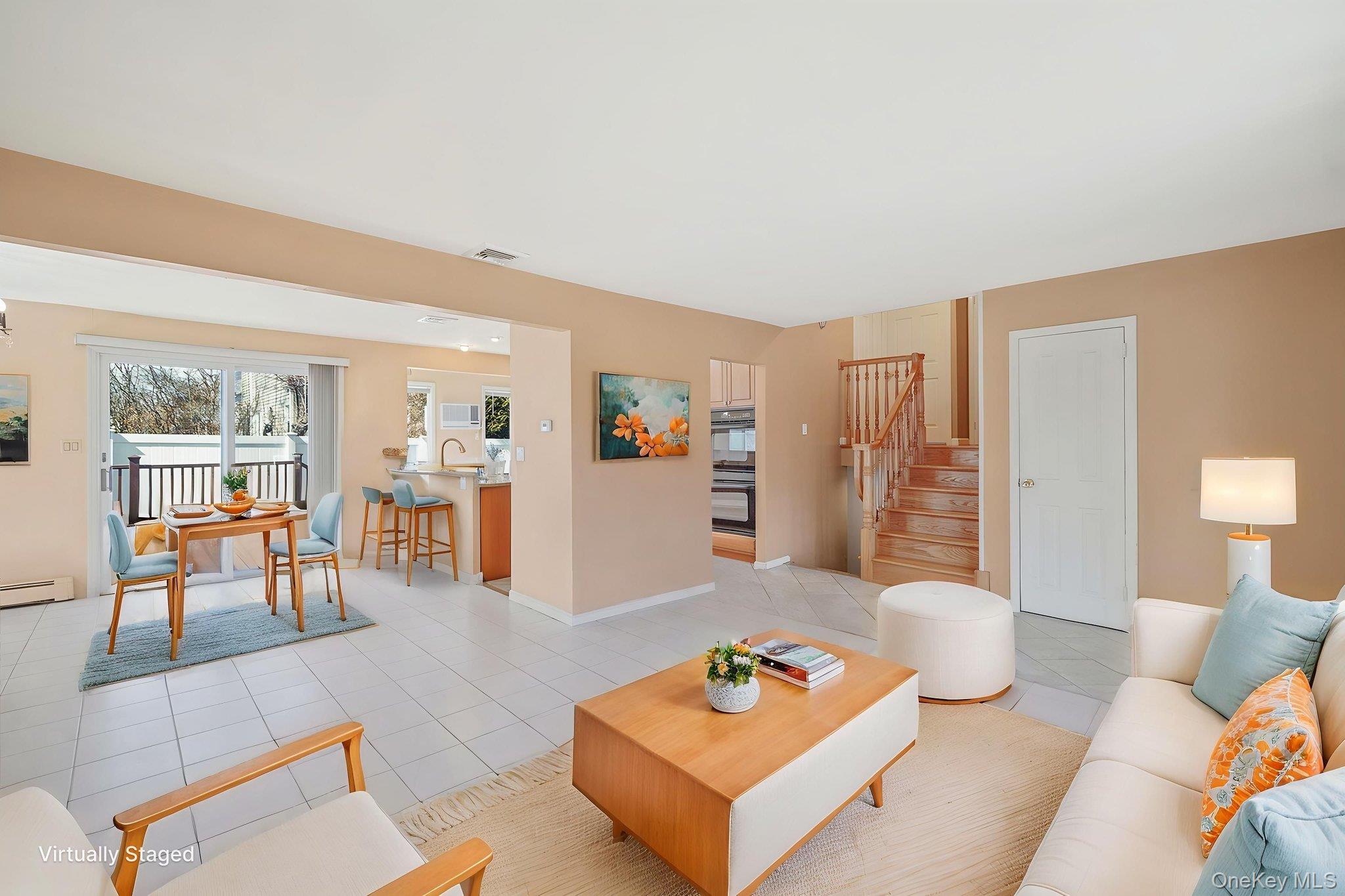 #17 photo, 18 Wendorf Court, सफ़ोक काउंटी North Babylon , NY 11703