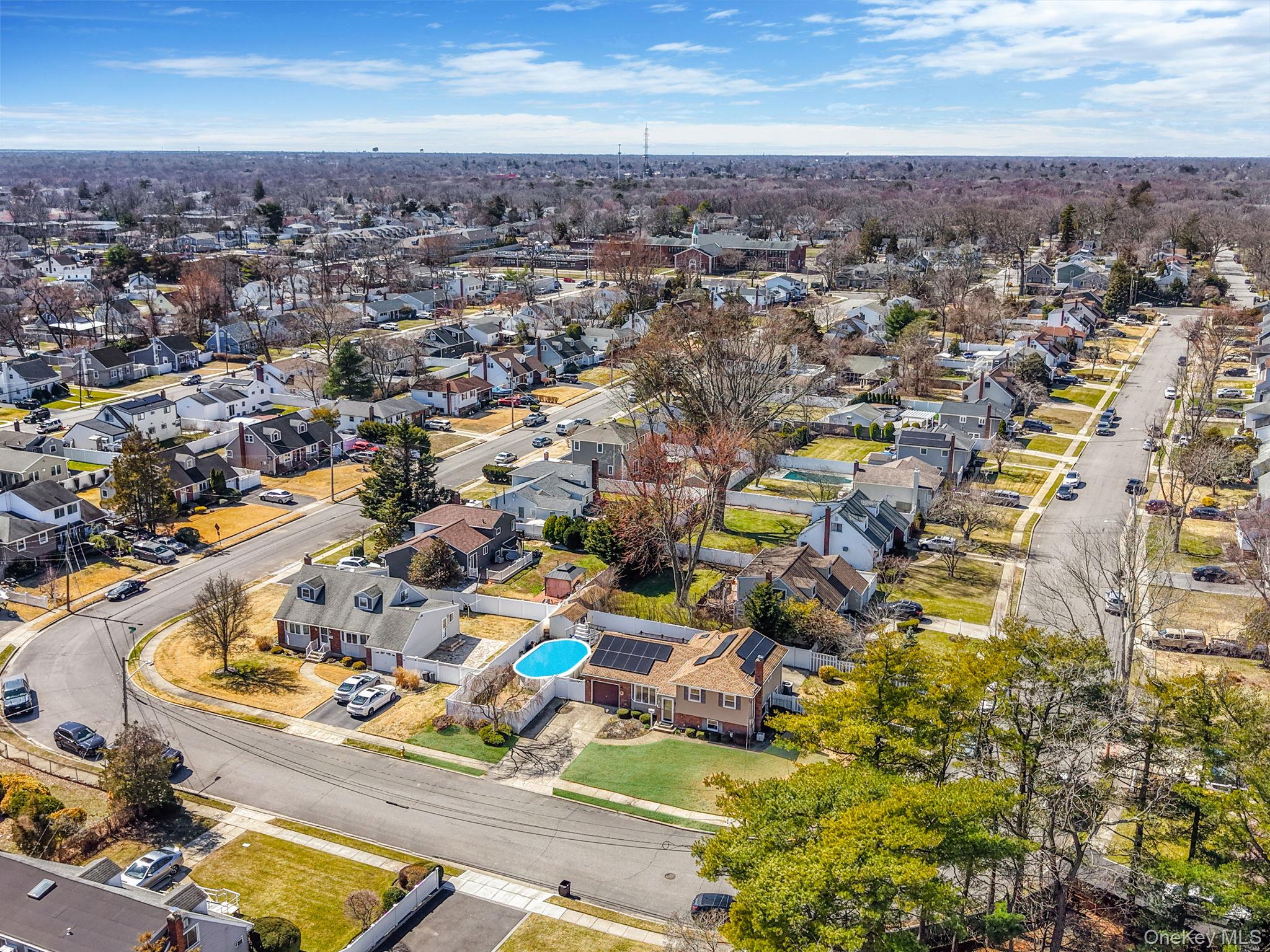 #4 photo, 18 Wendorf Court, सफ़ोक काउंटी North Babylon , NY 11703