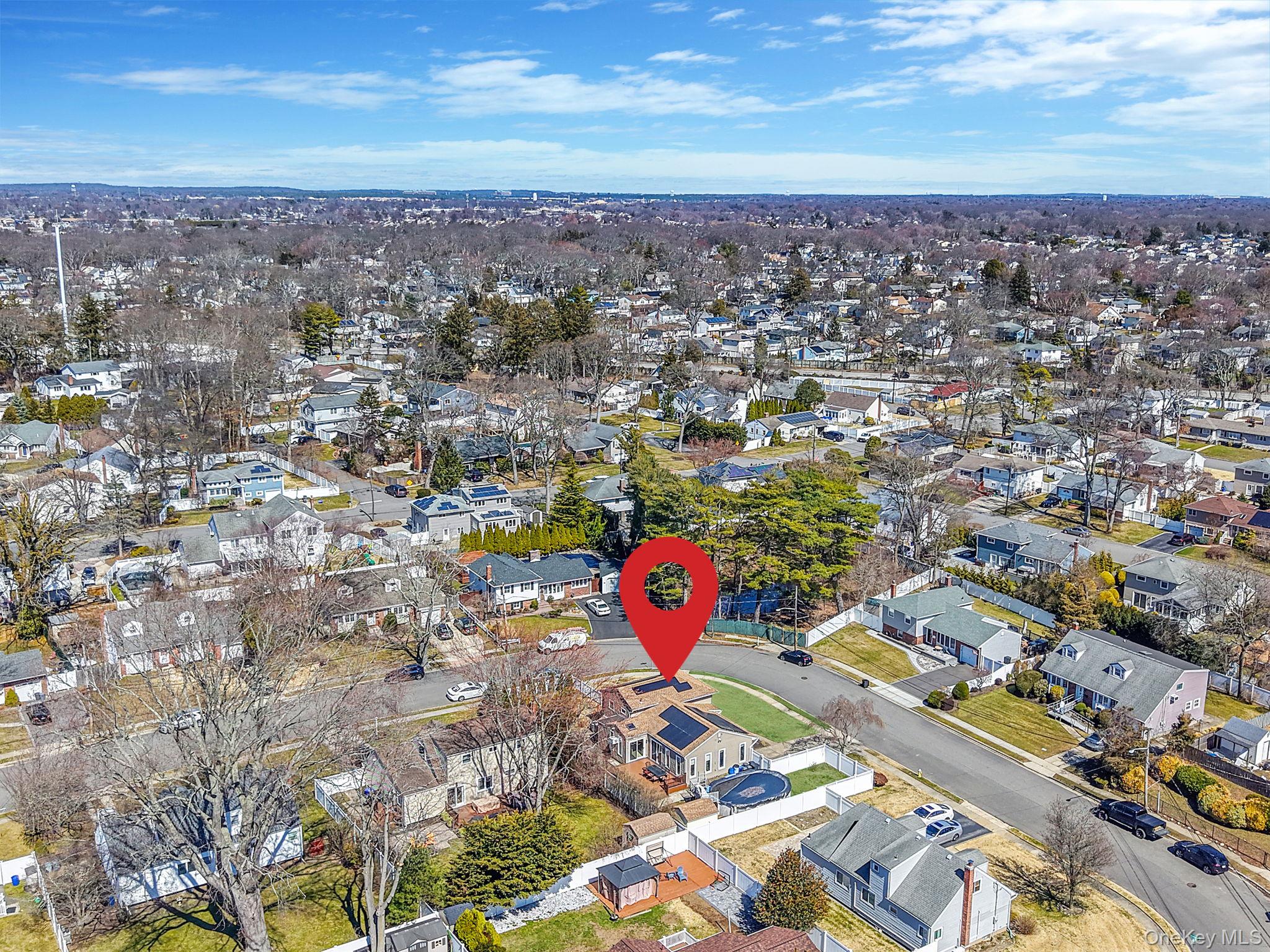 #5 photo, 18 Wendorf Court, सफ़ोक काउंटी North Babylon , NY 11703