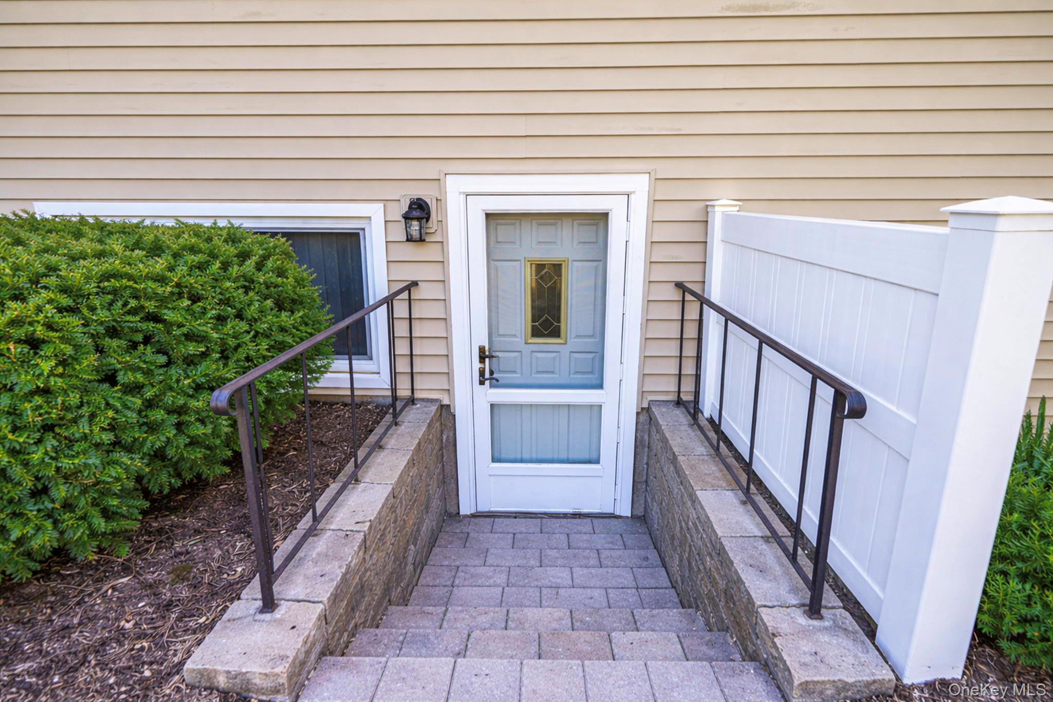 #9 photo, 18 Wendorf Court, सफ़ोक काउंटी North Babylon , NY 11703