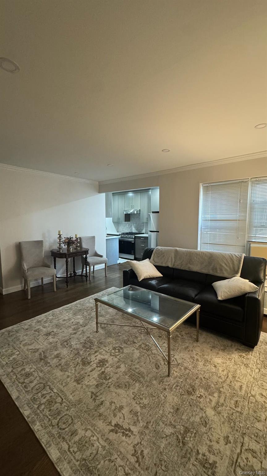 #1 photo, 305 Sixth Ave, Pelham , NY 10803