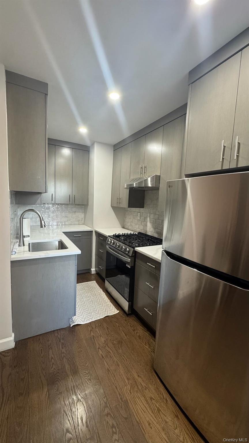 #2 photo, 305 Sixth Ave, Pelham , NY 10803