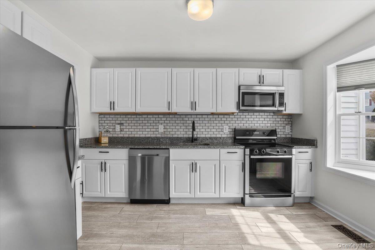 #3 photo, 119 Willow Court, Cross River , NY 10518