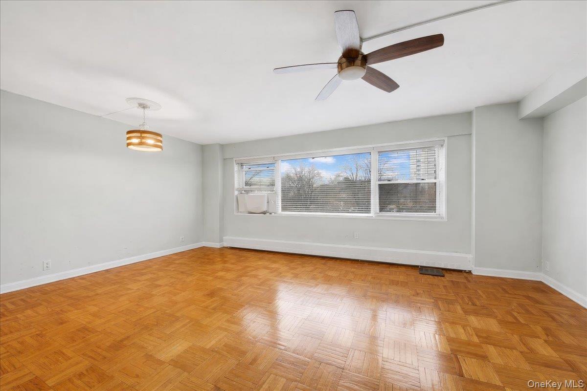 #11 photo, 6 Fordham Hill Oval, ব্রঙ্কস Bronx , NY 10468