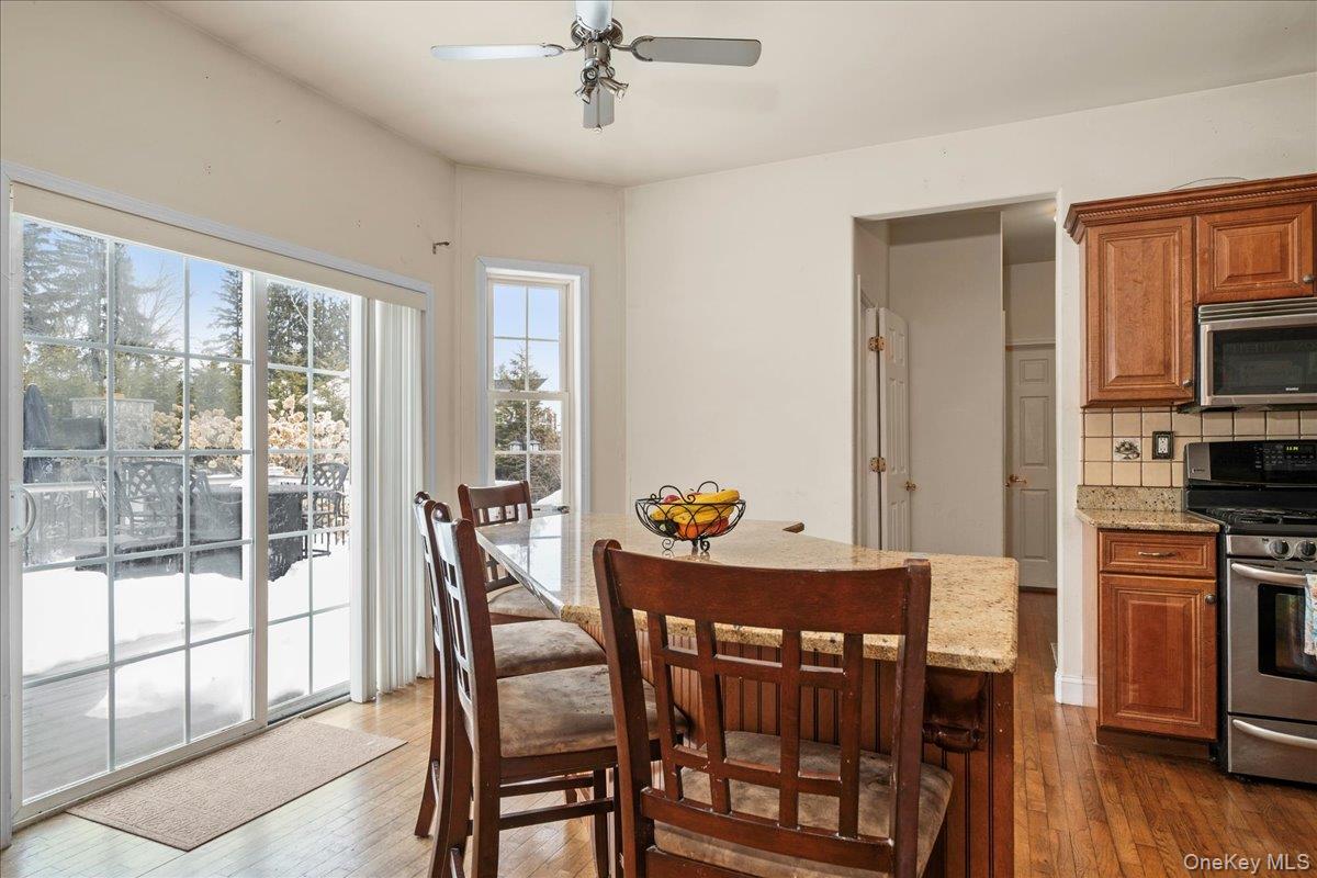 #11 photo, 18 Coach House Court, New Windsor , NY 12553