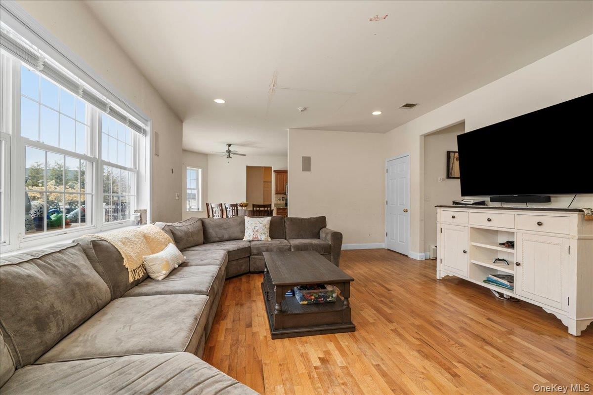 #19 photo, 18 Coach House Court, New Windsor , NY 12553