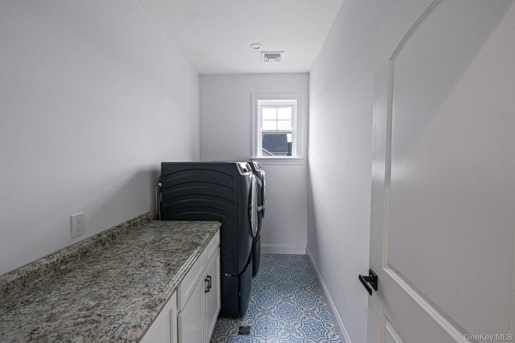 #15 photo, 457 Pond Path, সাফোক কাউন্টি East Setauket , NY 11733