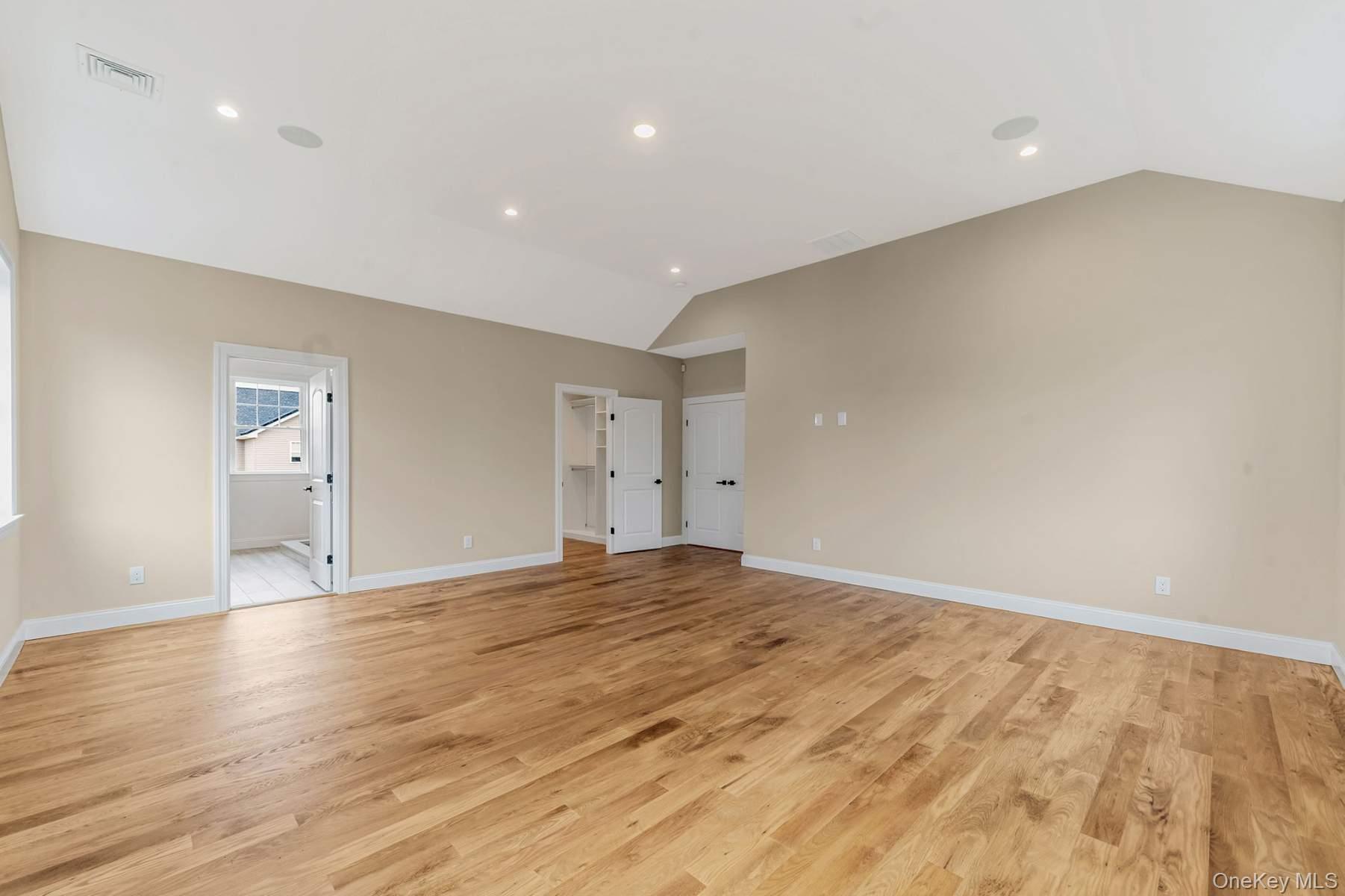 #19 photo, 457 Pond Path, সাফোক কাউন্টি East Setauket , NY 11733