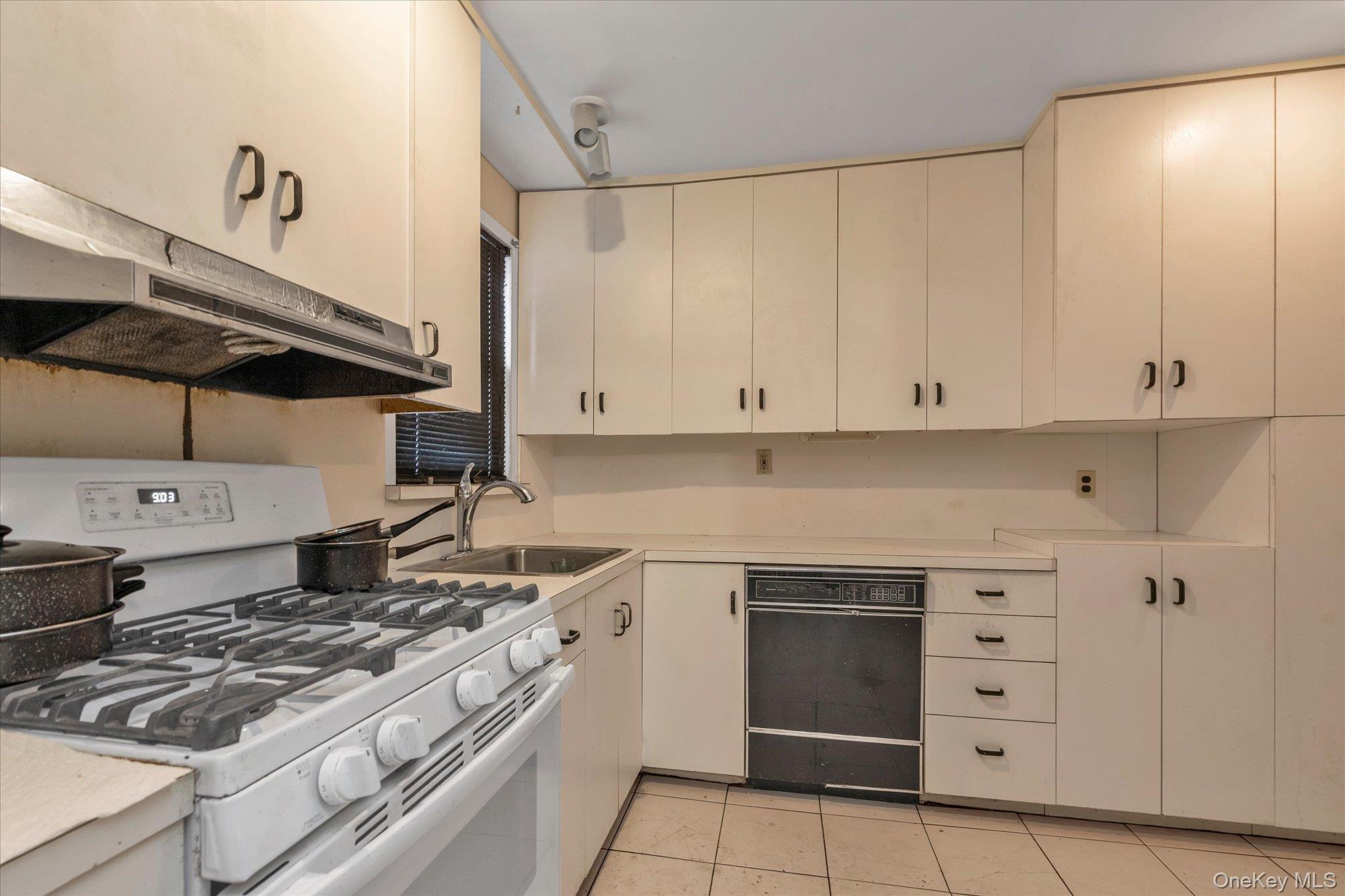 #5 photo, 65 Belmont Parkway, Hempstead , NY 11550