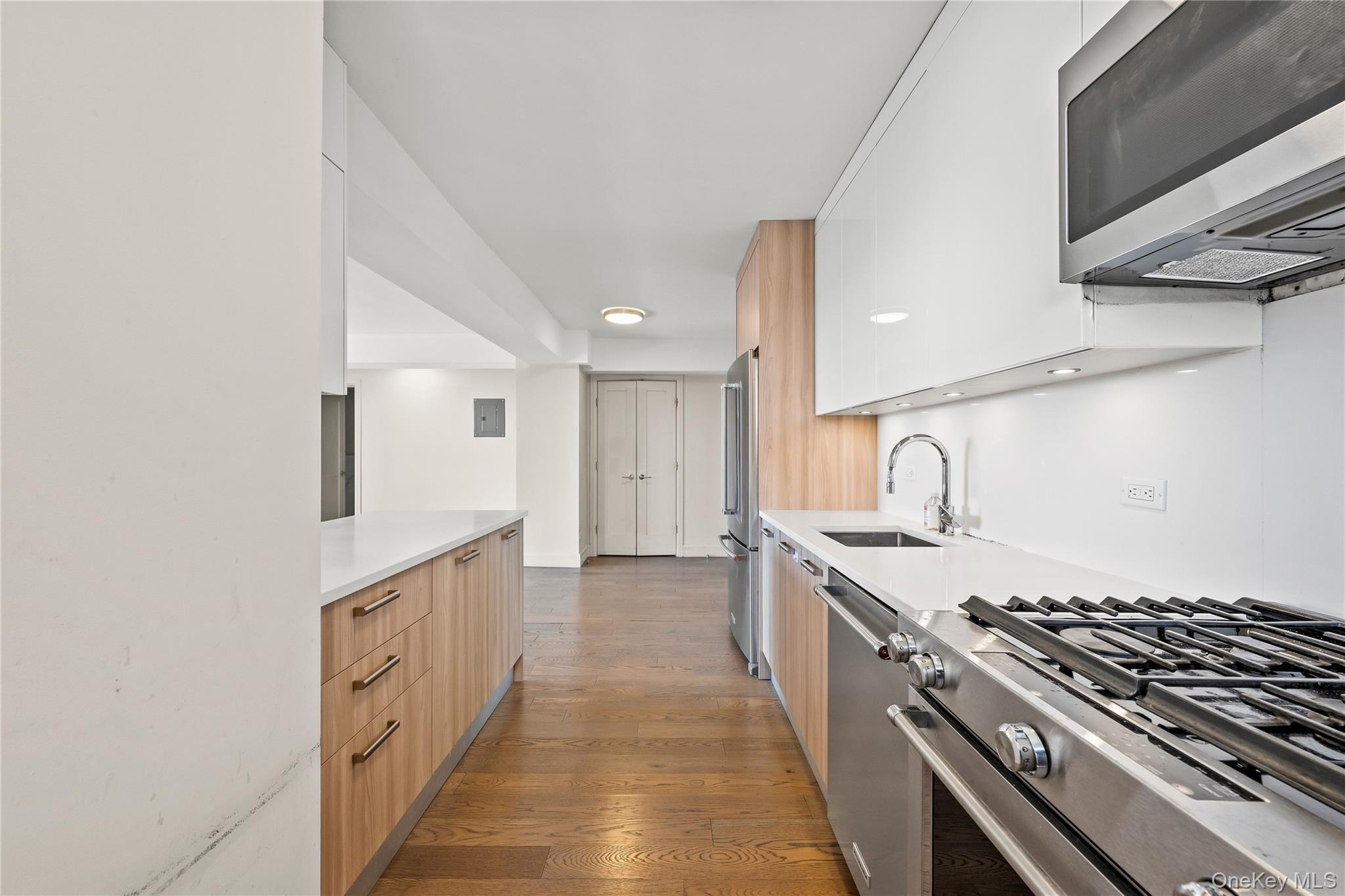 #4 photo, 107-40 queens Boulevard, কুইন্‌স Forest Hills , NY 11375