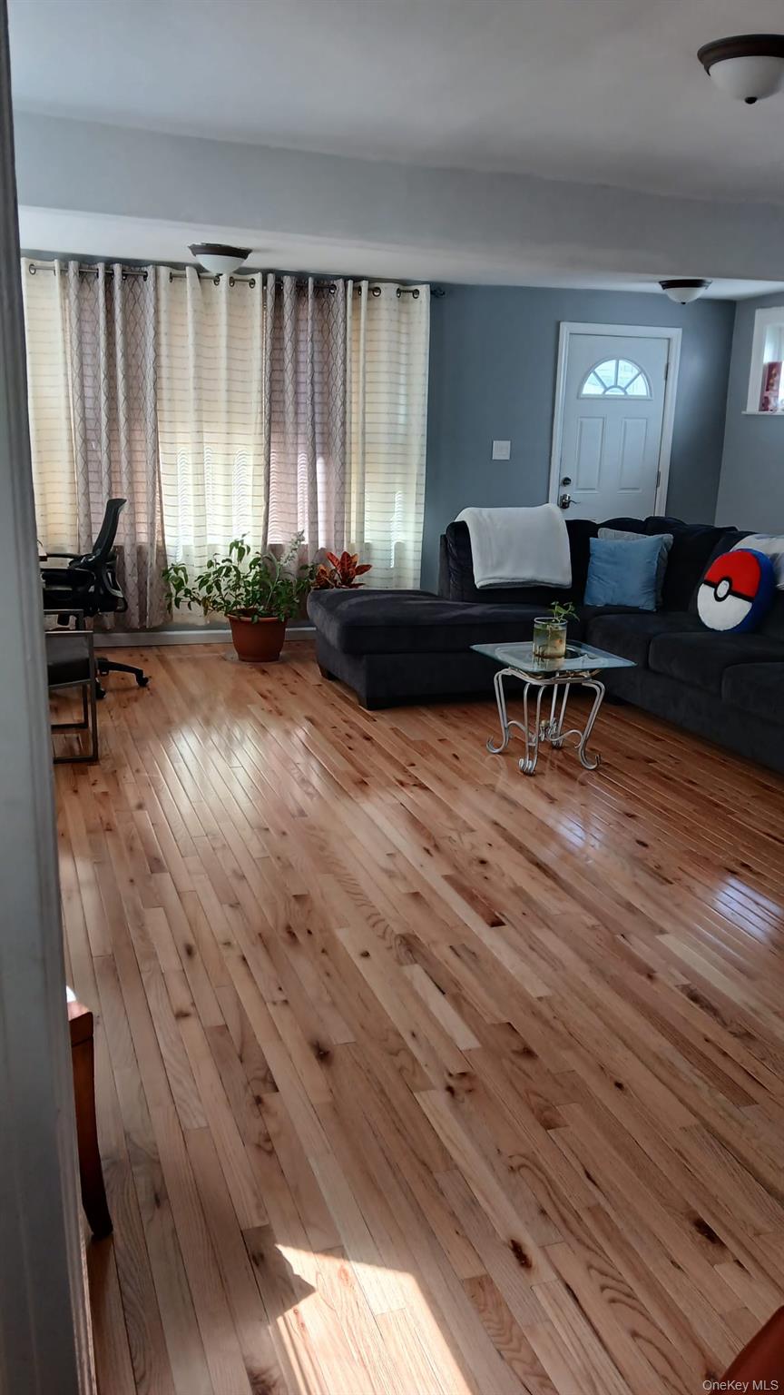 #4 photo, 11633 198th Street, কুইন্‌স Saint Albans , NY 11412