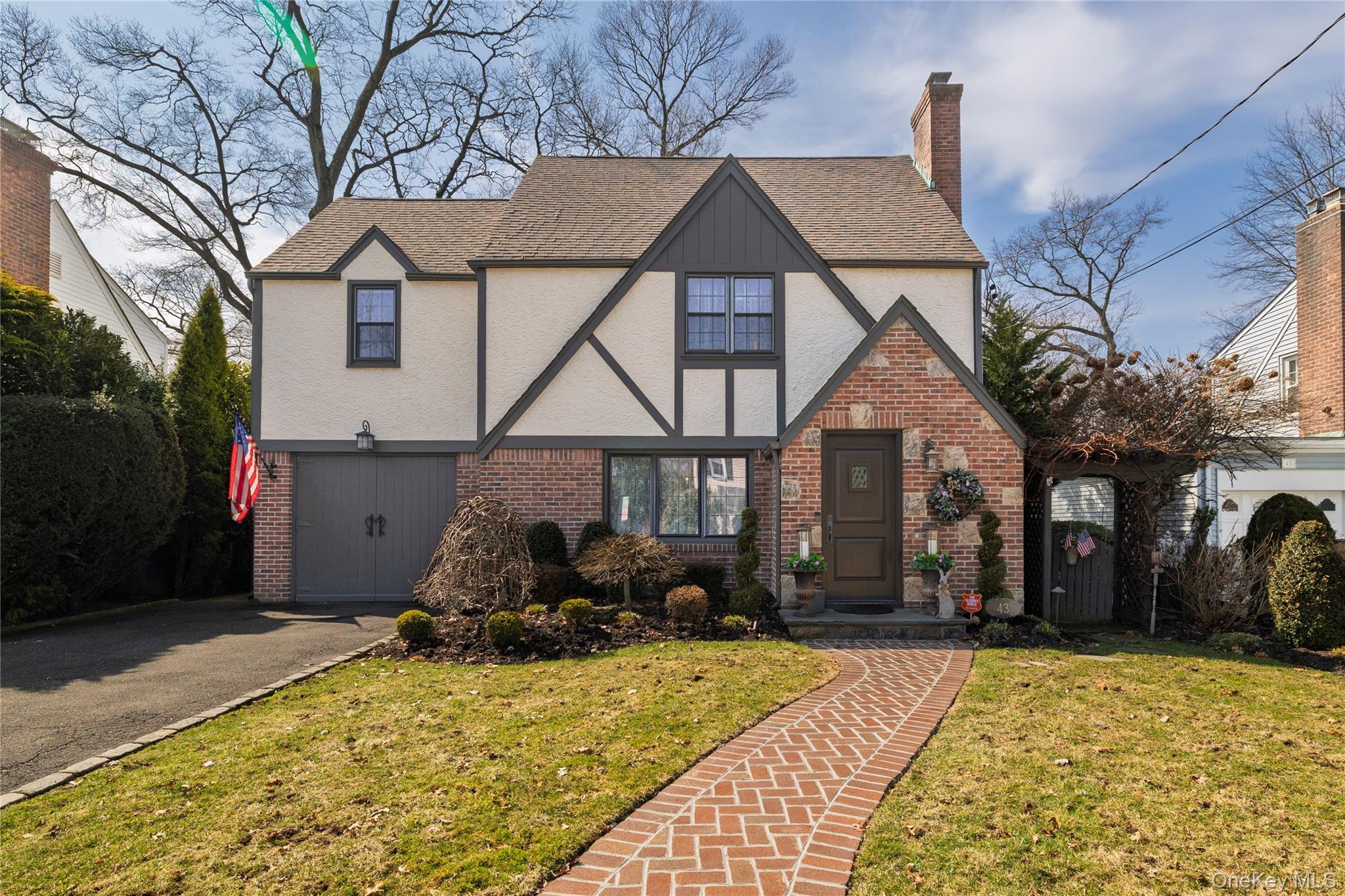 #1 photo, 43 Webster Street, מחוז נסאו Malverne , NY 11565