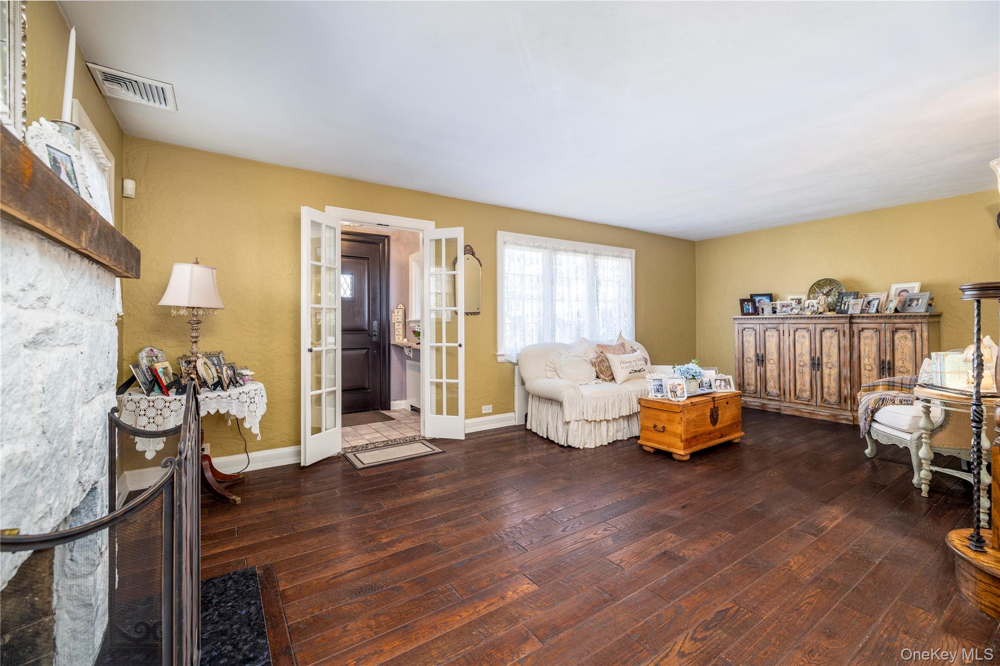 #3 photo, 43 Webster Street, מחוז נסאו Malverne , NY 11565