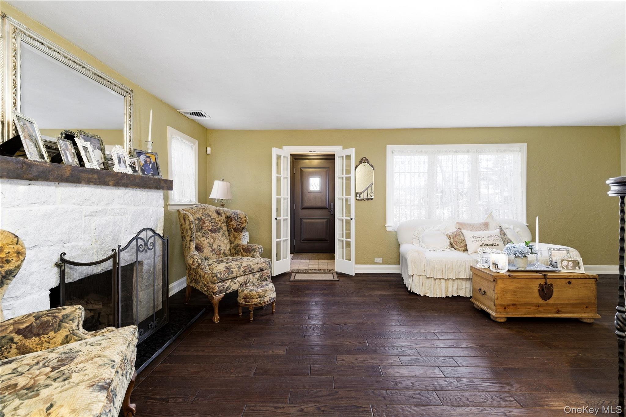 #4 photo, 43 Webster Street, מחוז נסאו Malverne , NY 11565