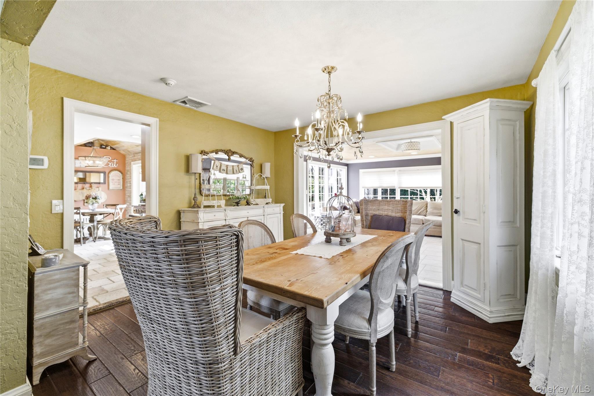 #7 photo, 43 Webster Street, מחוז נסאו Malverne , NY 11565