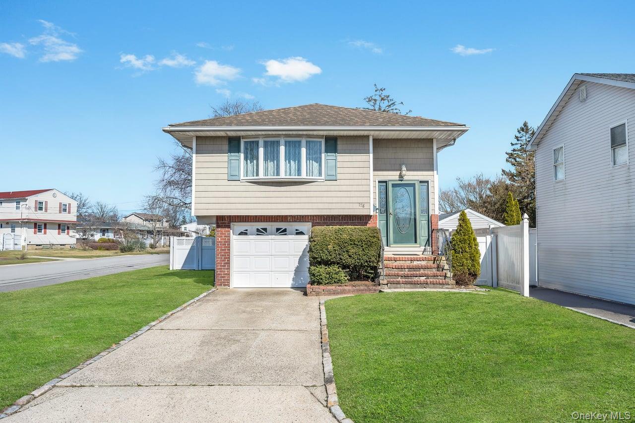 #1 photo, 178 5th Avenue, West Babylon , NY 11704