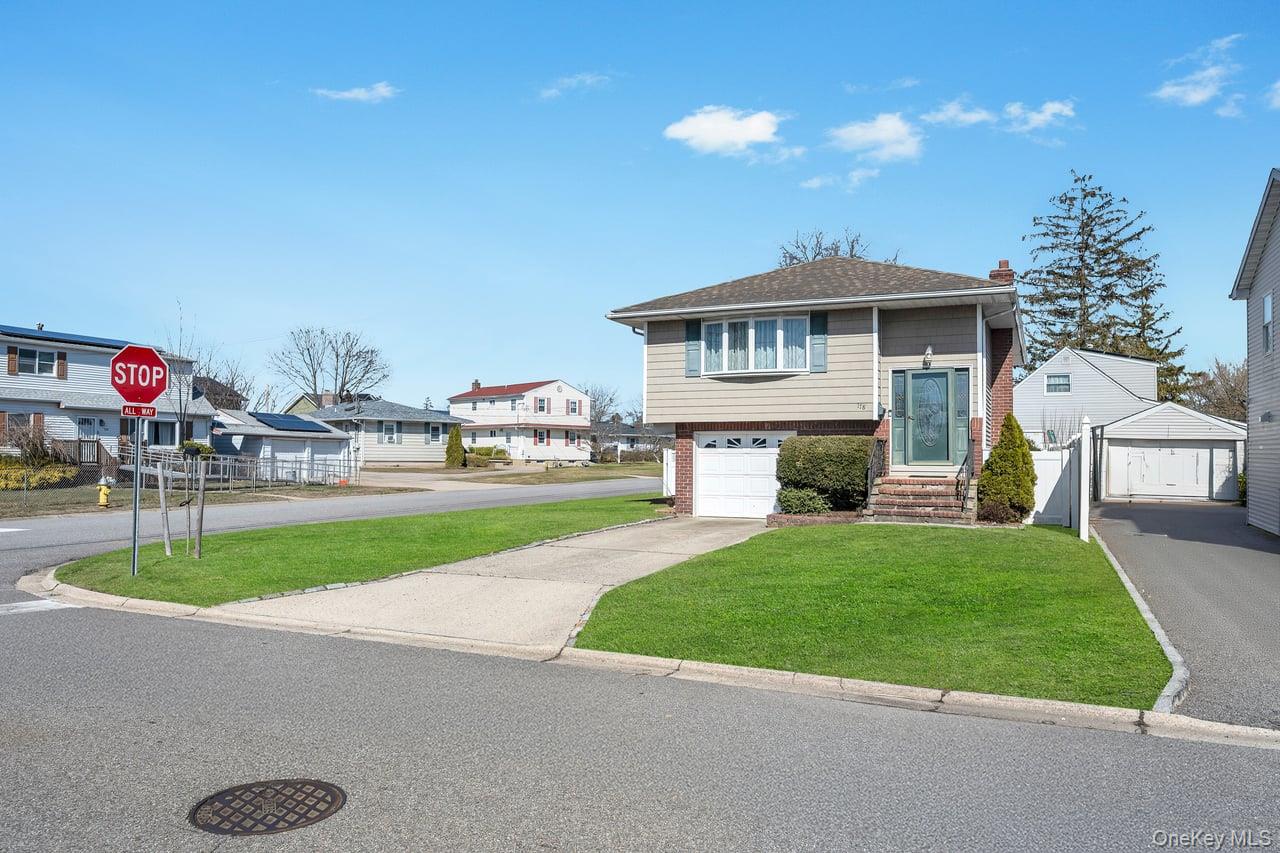 #2 photo, 178 5th Avenue, West Babylon , NY 11704