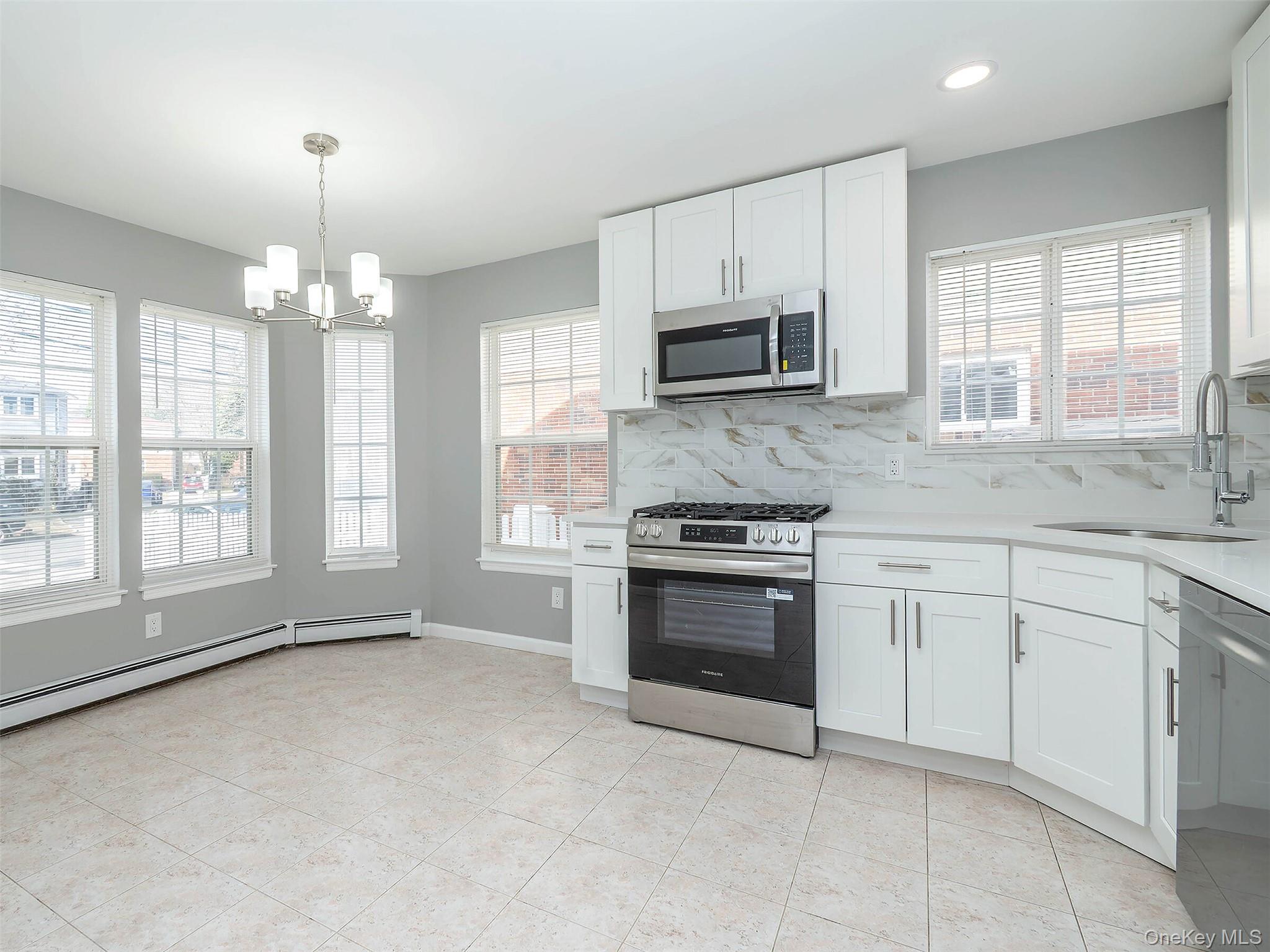 #12 photo, 78B Ashwood Road, নাসাউ কাউন্টি Port Washington , NY 11050