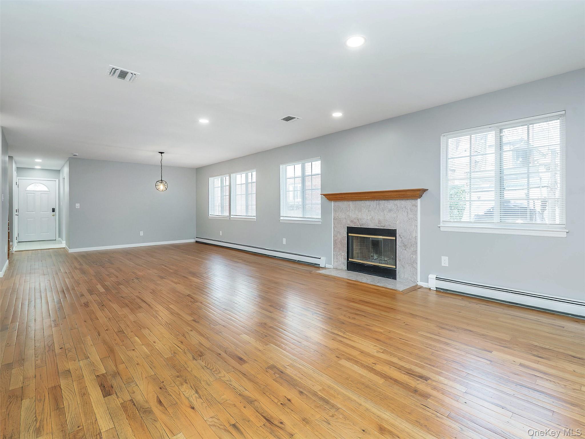 #6 photo, 78B Ashwood Road, নাসাউ কাউন্টি Port Washington , NY 11050