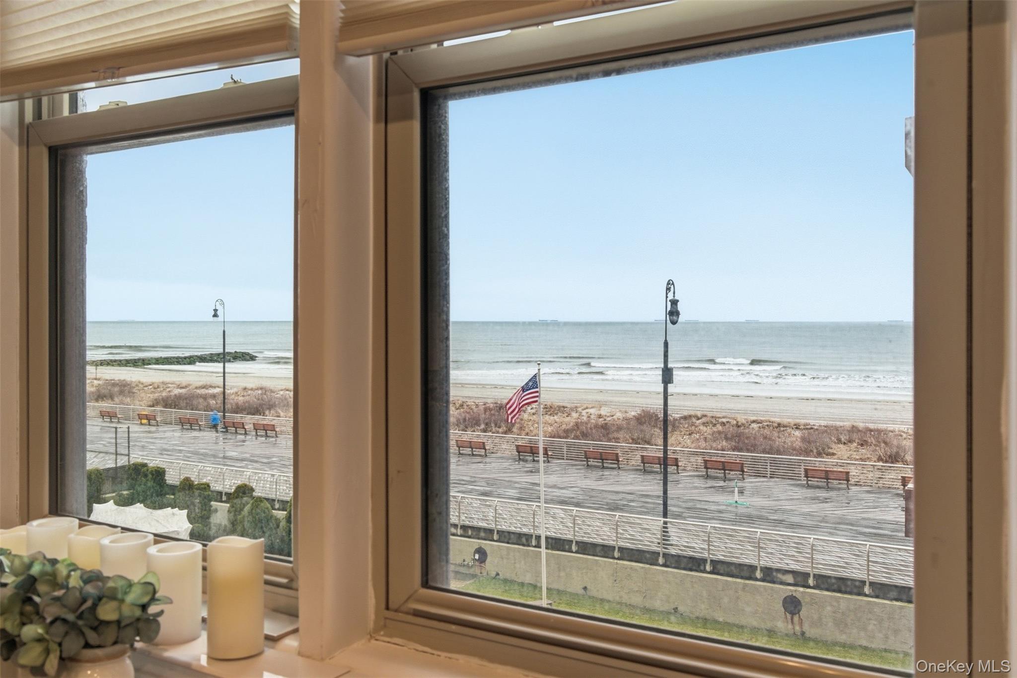 #16 photo, 560 W, Broadway, নাসাউ কাউন্টি Long Beach , NY 11561