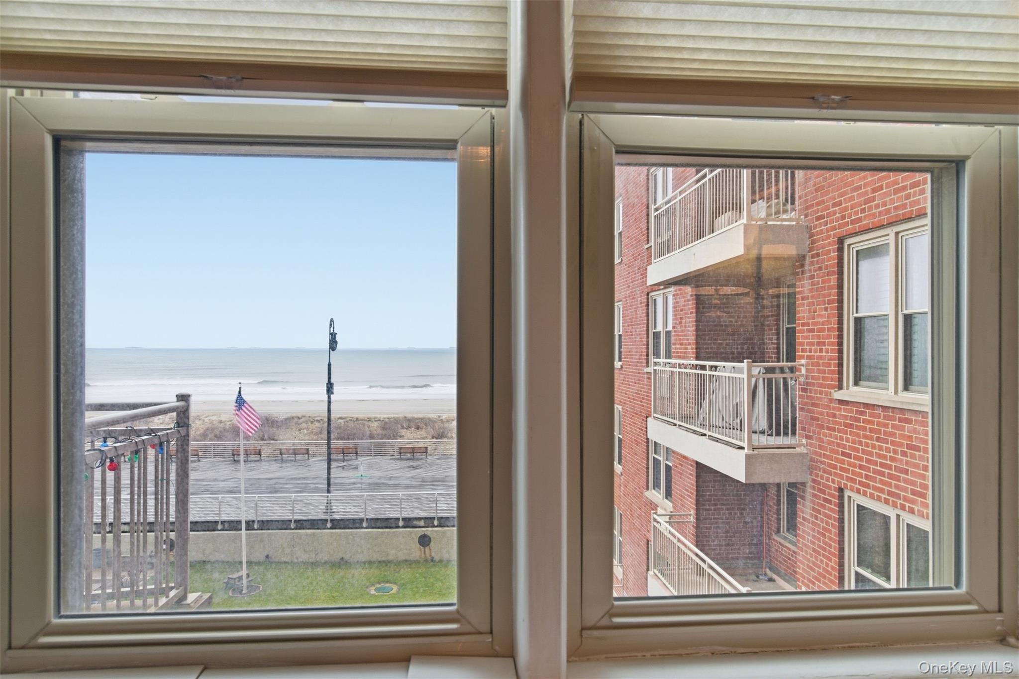 #17 photo, 560 W, Broadway, নাসাউ কাউন্টি Long Beach , NY 11561