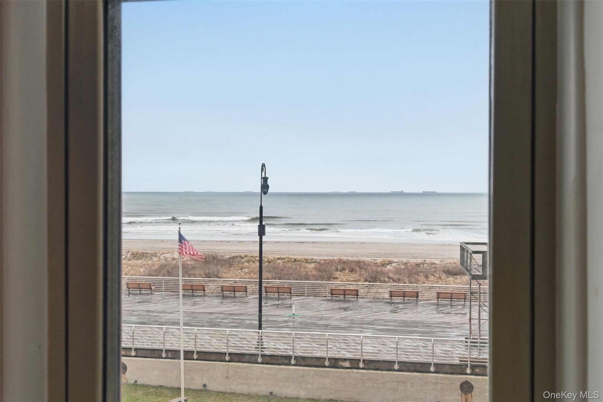 #18 photo, 560 W, Broadway, নাসাউ কাউন্টি Long Beach , NY 11561