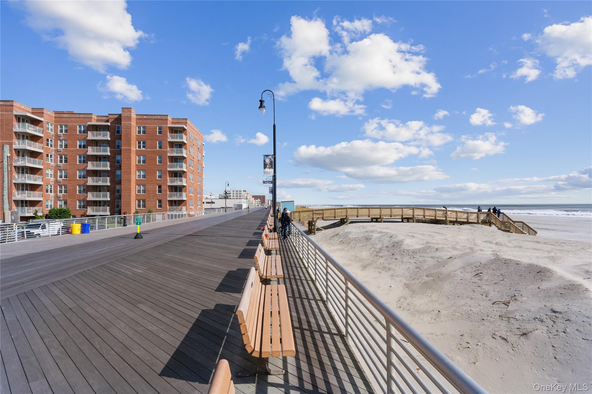 #5 photo, 560 W, Broadway, নাসাউ কাউন্টি Long Beach , NY 11561