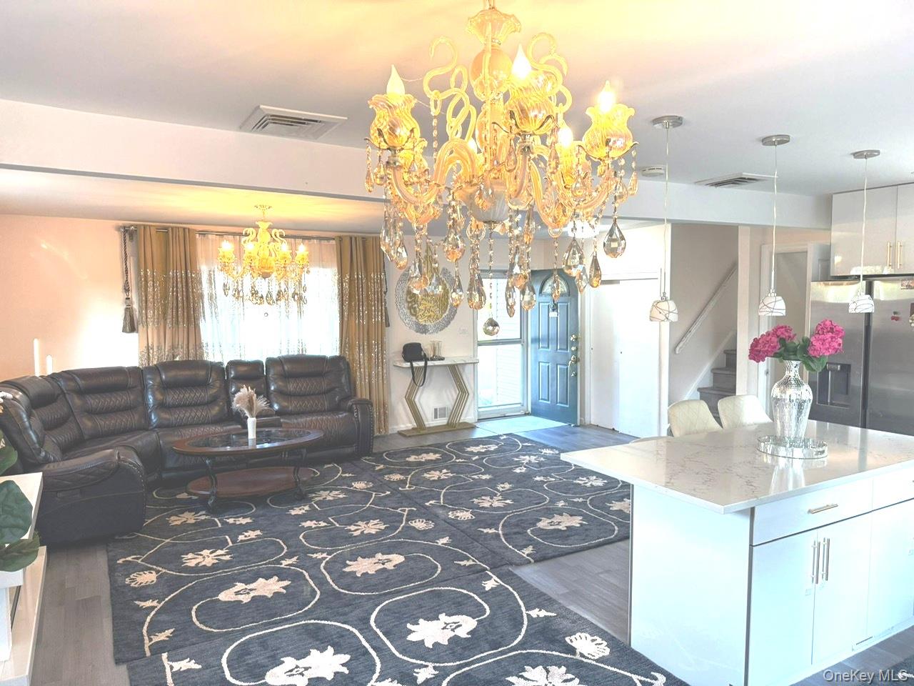 #3 photo, 58 Narcissus Avenue, নাসাউ কাউন্টি Hicksville , NY 11801