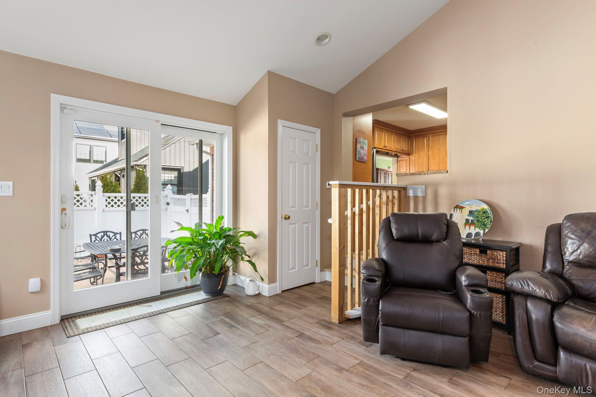 #11 photo, 59 Pembrook Drive, Mineola , NY 11501