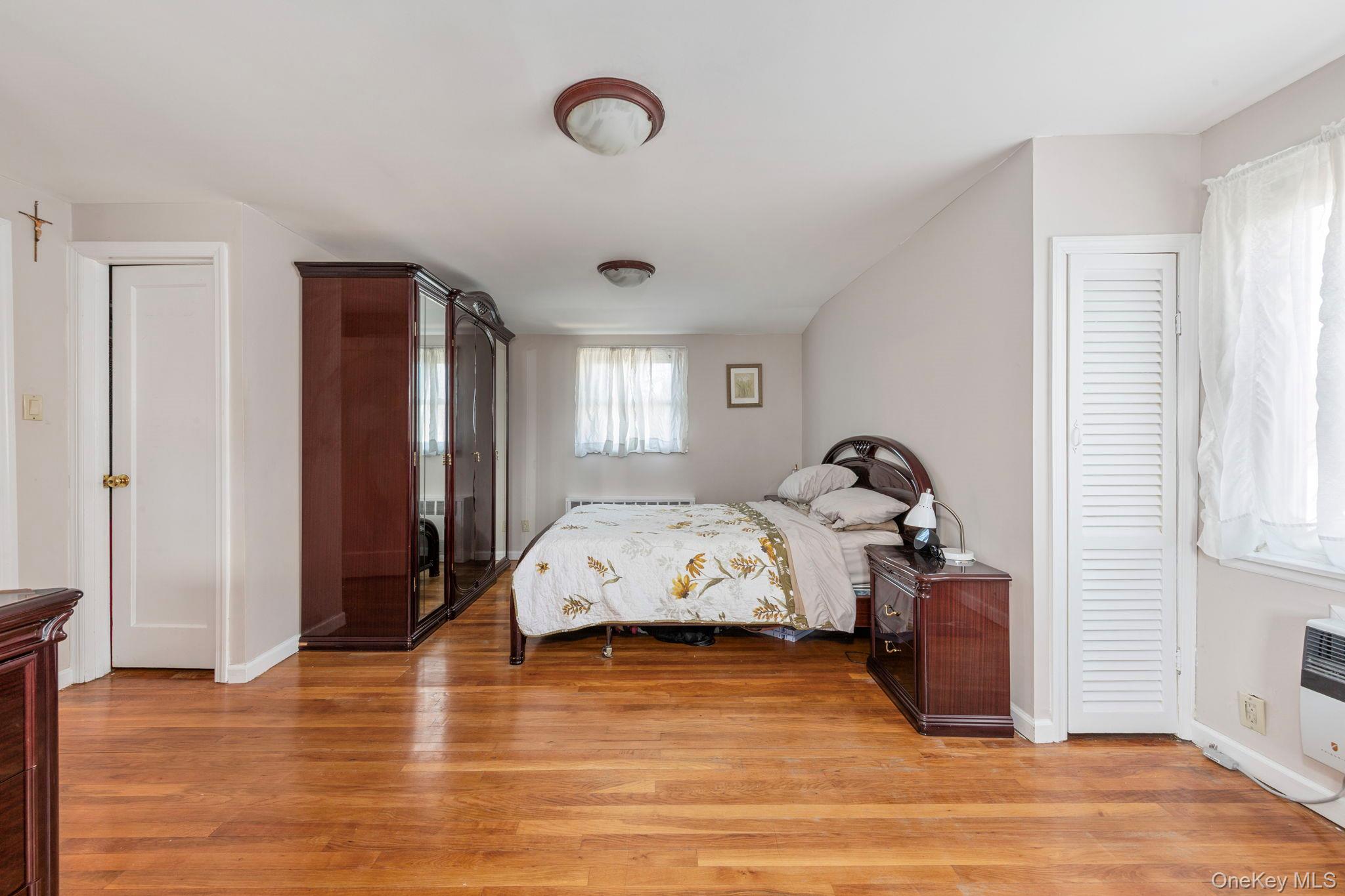 #14 photo, 59 Pembrook Drive, Mineola , NY 11501