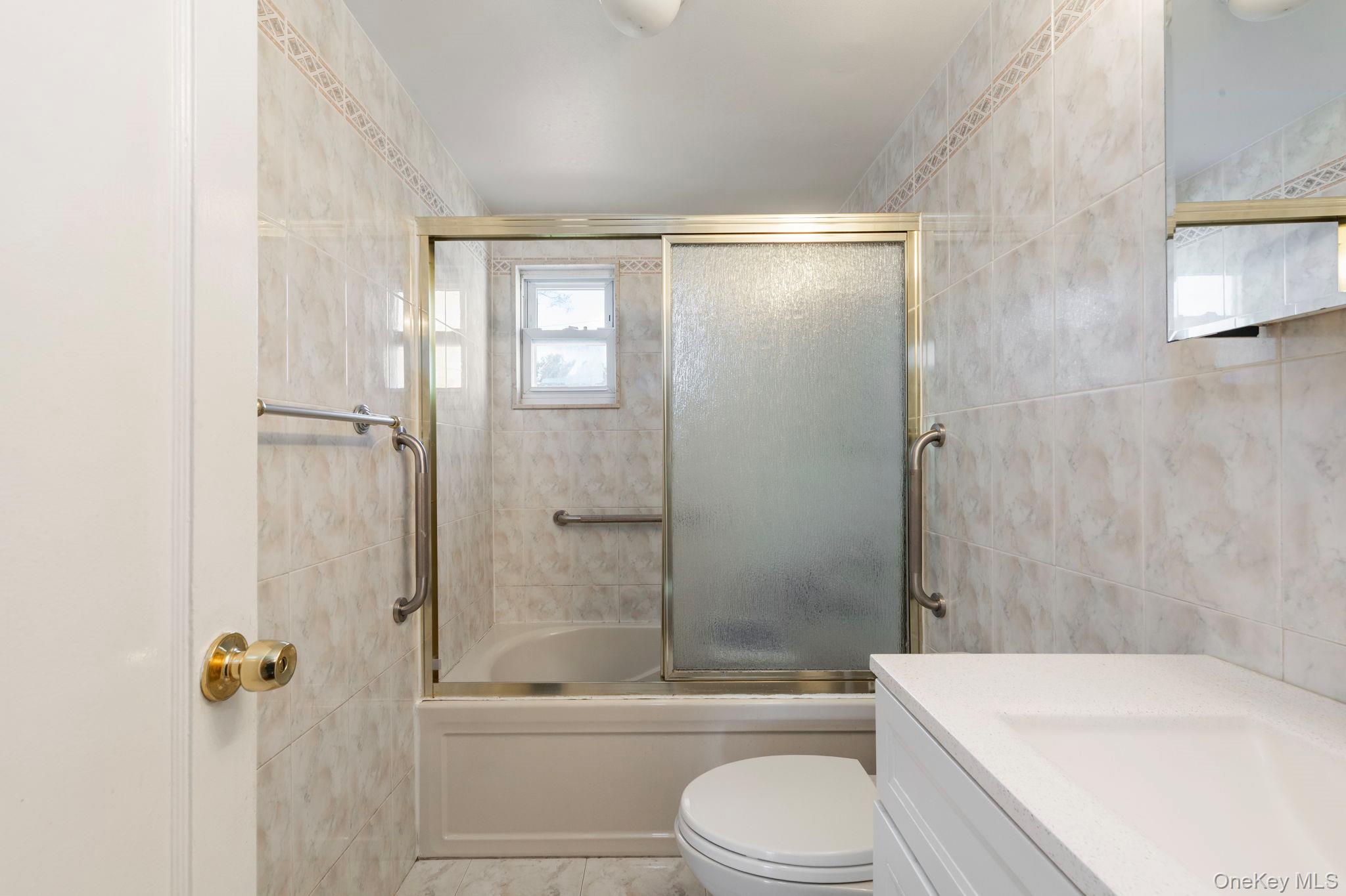 #16 photo, 59 Pembrook Drive, Mineola , NY 11501