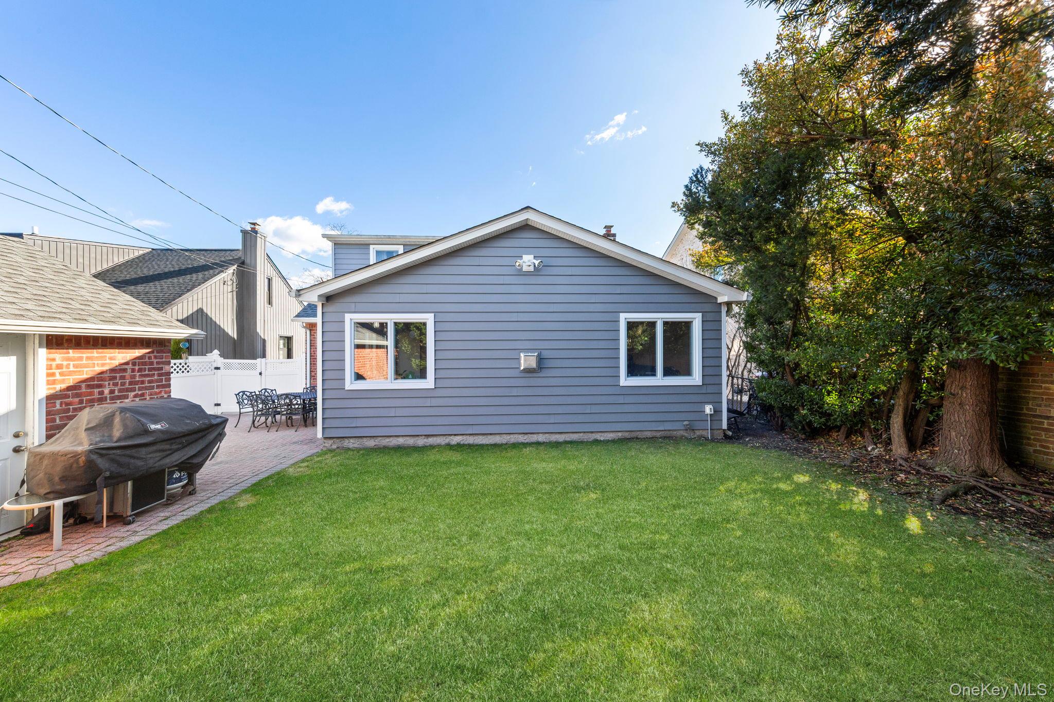 #20 photo, 59 Pembrook Drive, Mineola , NY 11501