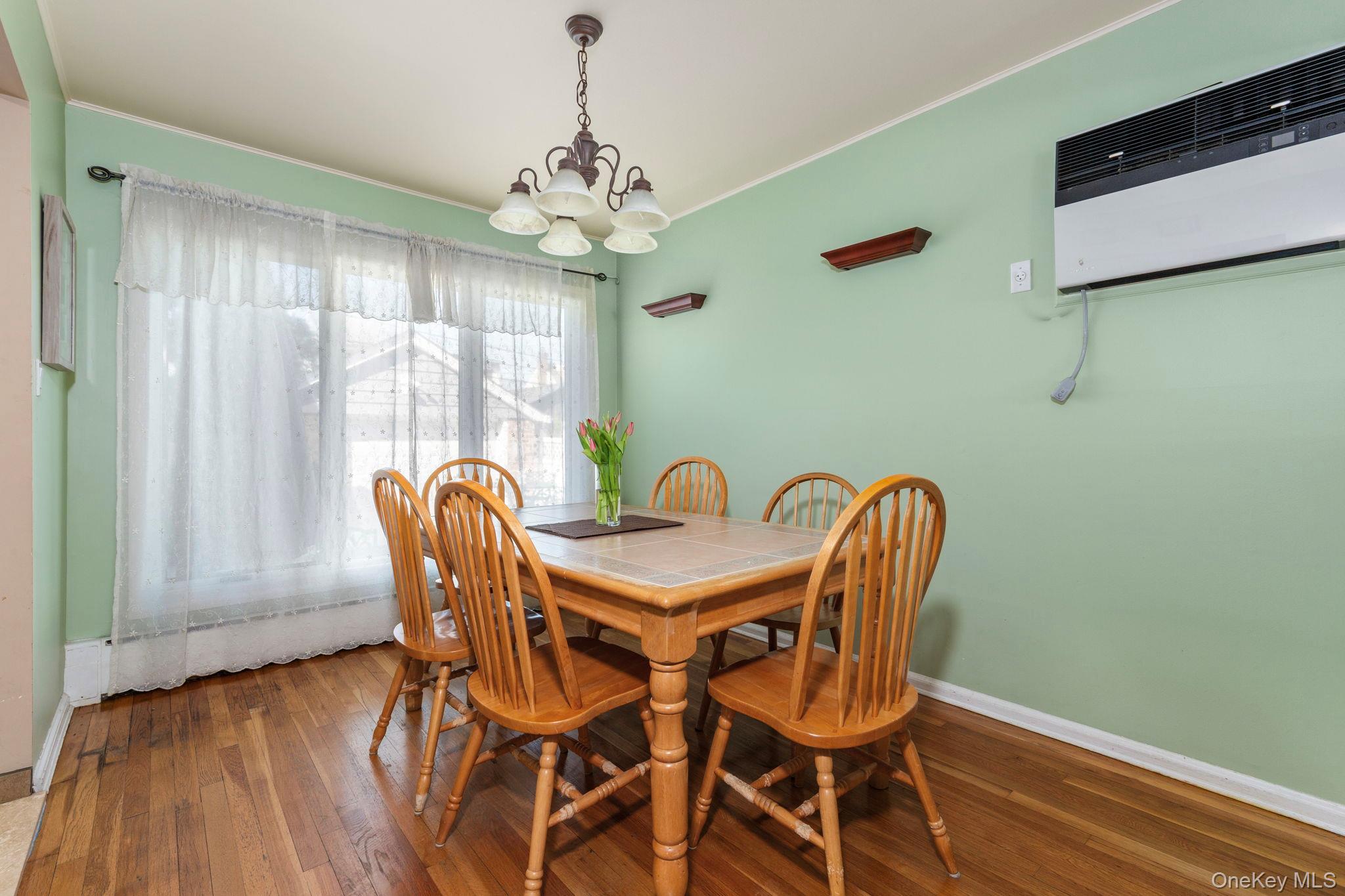 #7 photo, 59 Pembrook Drive, Mineola , NY 11501