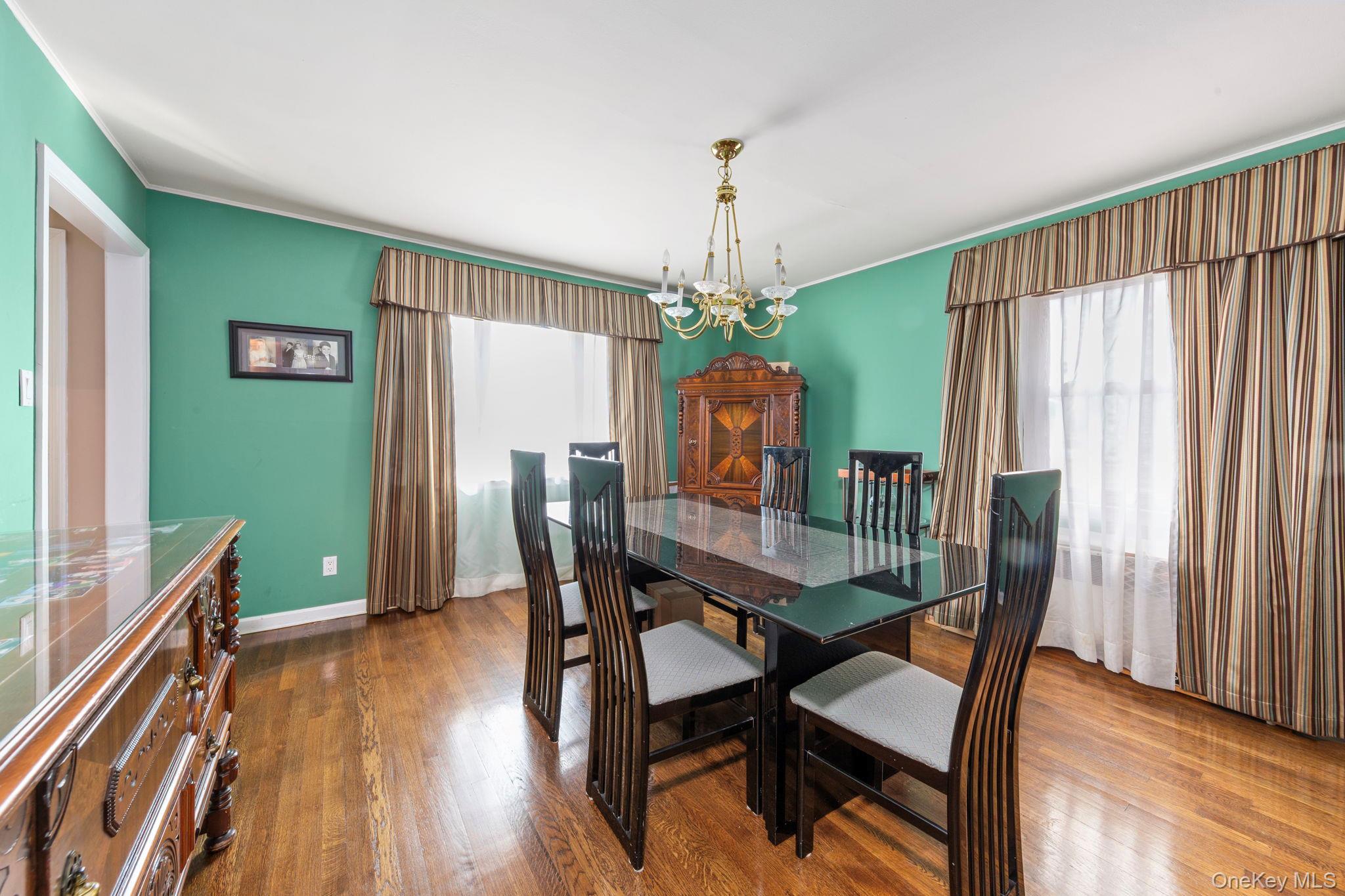 #8 photo, 59 Pembrook Drive, Mineola , NY 11501