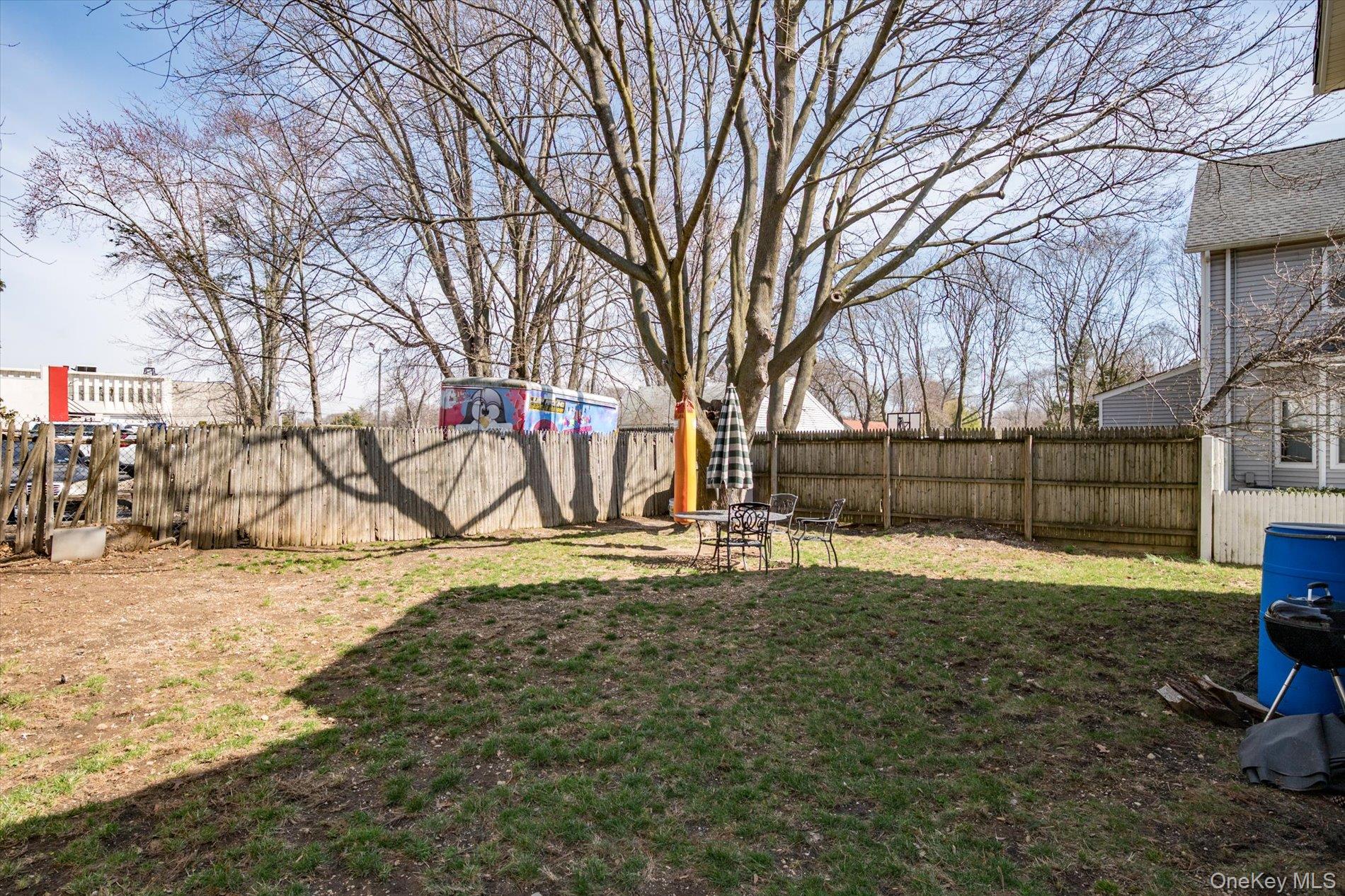 #15 photo, 8 E 14th Street, সাফোক কাউন্টি Huntington Station , NY 11746