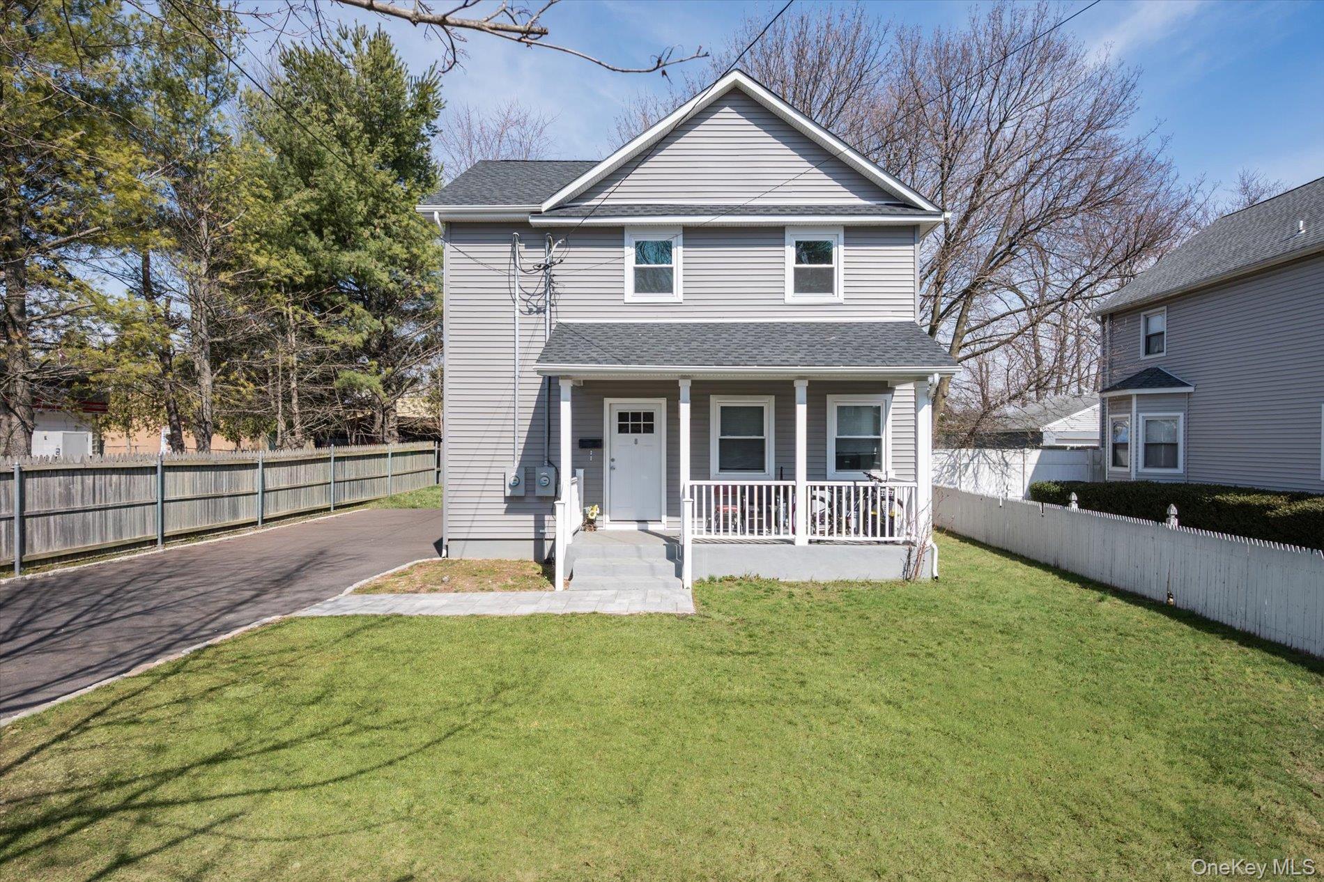 #2 photo, 8 E 14th Street, সাফোক কাউন্টি Huntington Station , NY 11746