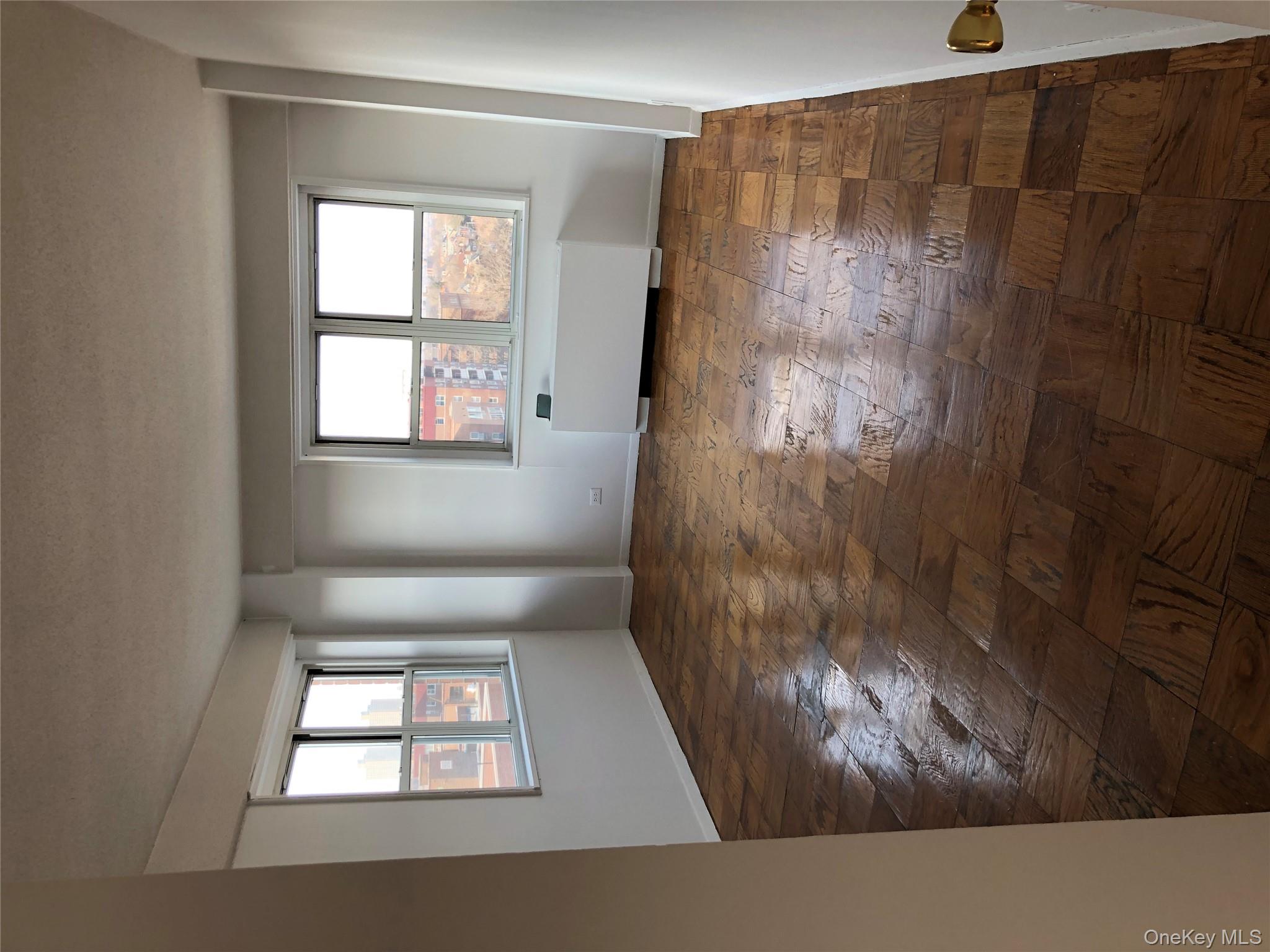 #7 photo, 72-35 112th Street, কুইন্‌স Forest Hills , NY 11375